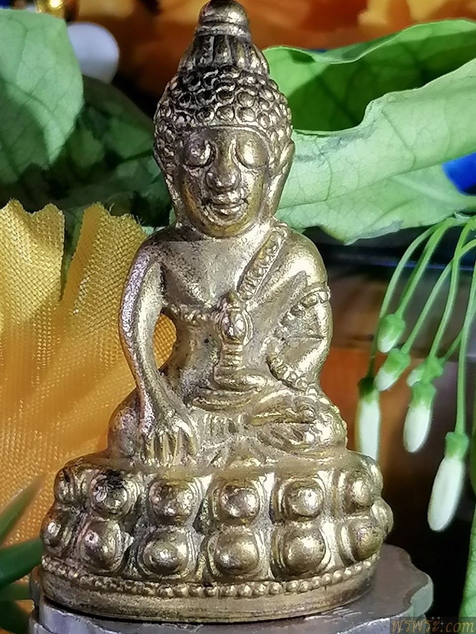 พระ​กริ่ง​ รัชกาล​ ปี2411 พิมพ์​ พระกริ่ง​ หนองแส​ เนื้อทองคำแท้ผสม​ มีค่าgold/AU2.98%+-​   มีรอยจารย์ใต้ฐาน​ กริ่งดัง​ พระสายวัง