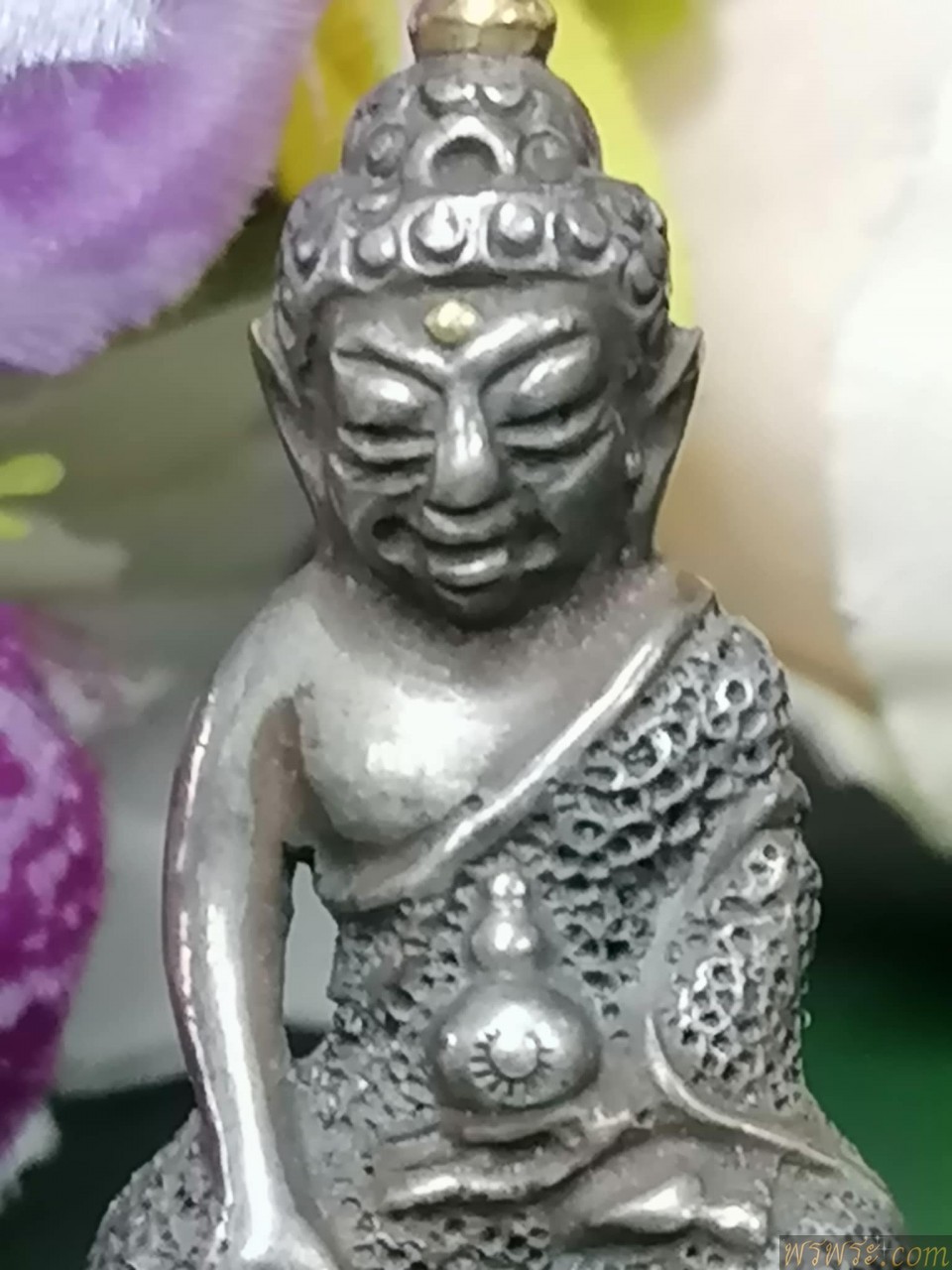 พระกริ่งปวเรศ เนื้อเงิน แท้ ผสมทองคำแท้ พ.ศ.๒๔๓๔พิมพ์ปราบเงี้ยว ร.๕เกศทอง หมุดทอง แผ่นปิดใต้ฐานทองคำ มีรอยจารย์ พร้อมใบตรวจโลหะ3ใบ