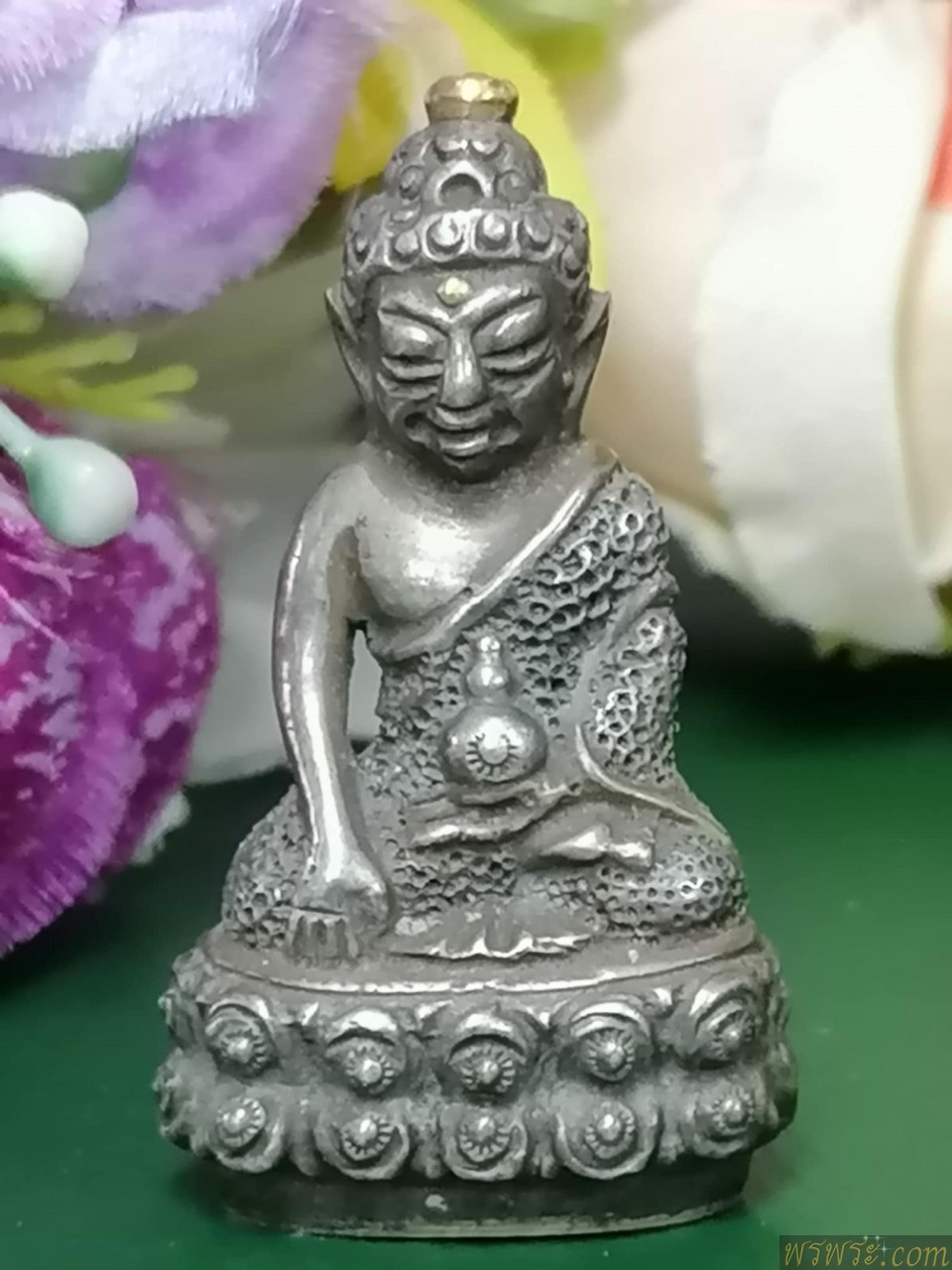 พระกริ่งปวเรศ เนื้อเงิน แท้ ผสมทองคำแท้ พ.ศ.๒๔๓๔พิมพ์ปราบเงี้ยว ร.๕เกศทอง หมุดทอง แผ่นปิดใต้ฐานทองคำ มีรอยจารย์ พร้อมใบตรวจโลหะ3ใบ