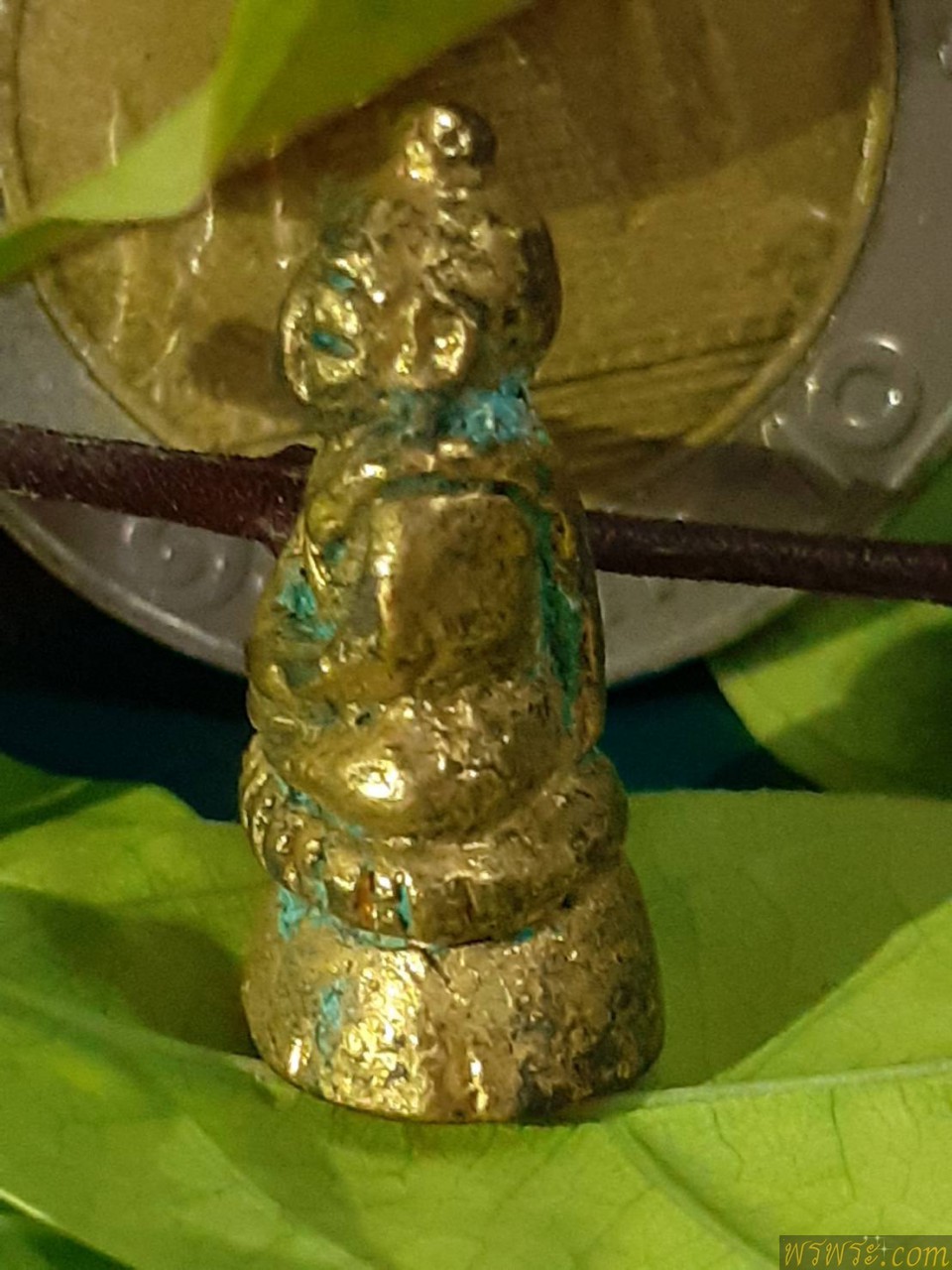 พระชัยวัฒน์ ปางสมาธิ บัวเม็ด เปียกทองคำแท้ ก่อนปี2500