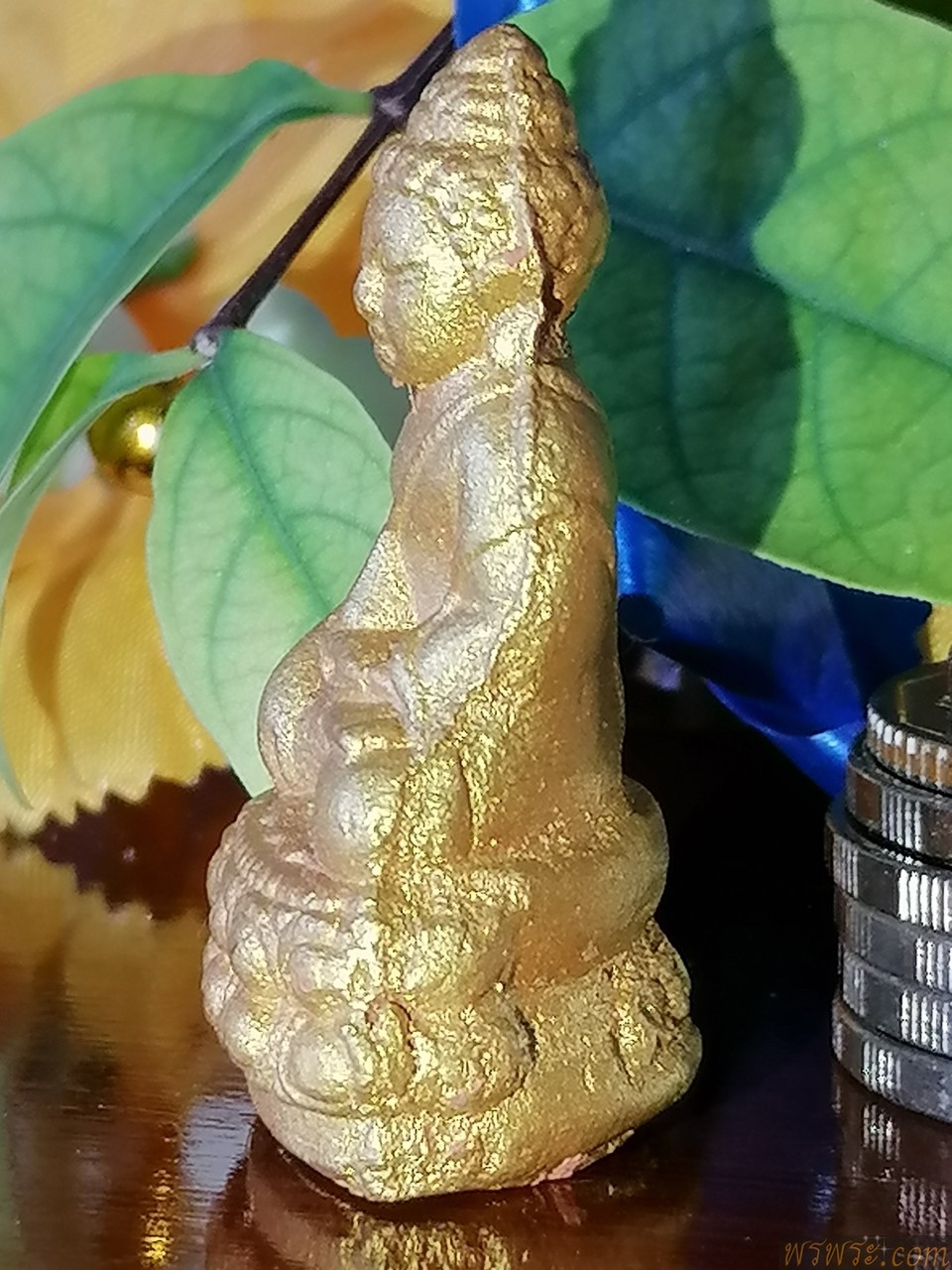 พระกริ่ง​ เนื้อผง​ ทาทอง​ ก้นจารย์​ ไม่ทราบที่