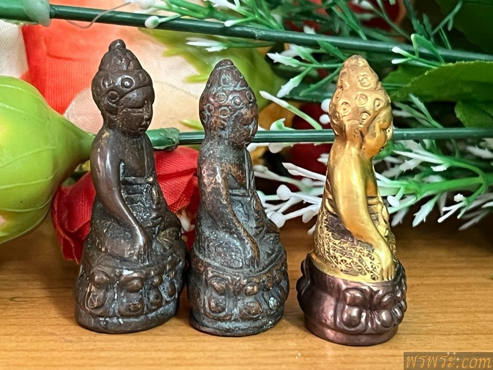 พระกริ่งปวเรศ เนื้อสำริด กริ่งดัง/3องค์ 3พิมพ์