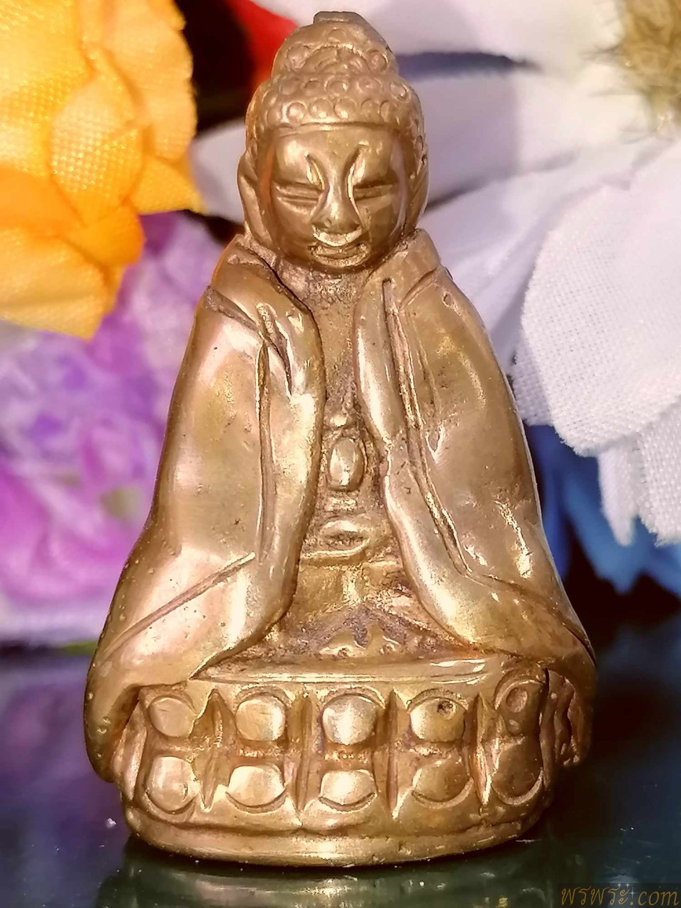พระกริ่งปวเรศ ห่มคลุม เนื้อสำริดสีทอง อุดกริ่งใต้ฐาน //พบ1องค์ ณ.วันที่24/05/2567