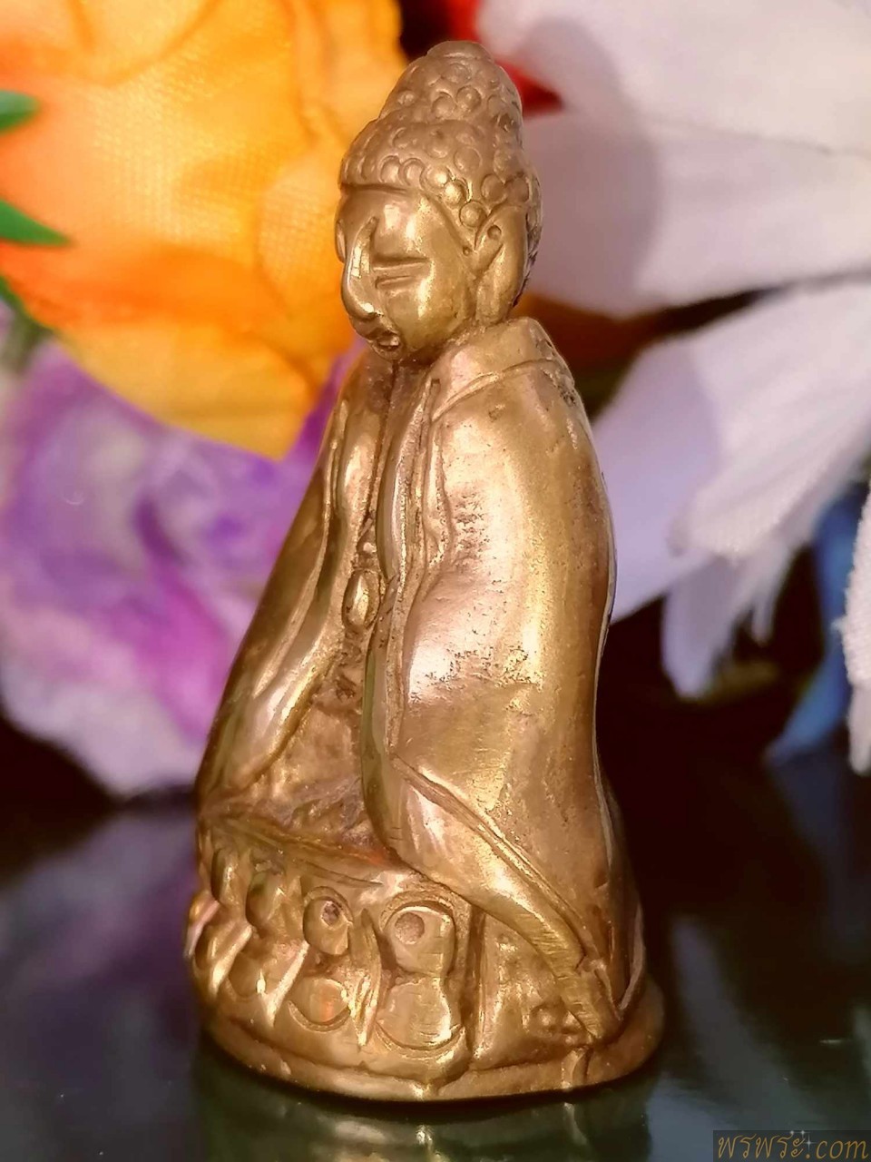 พระกริ่งปวเรศ ห่มคลุม เนื้อสำริดสีทอง อุดกริ่งใต้ฐาน //พบ1องค์ ณ.วันที่24/05/2567