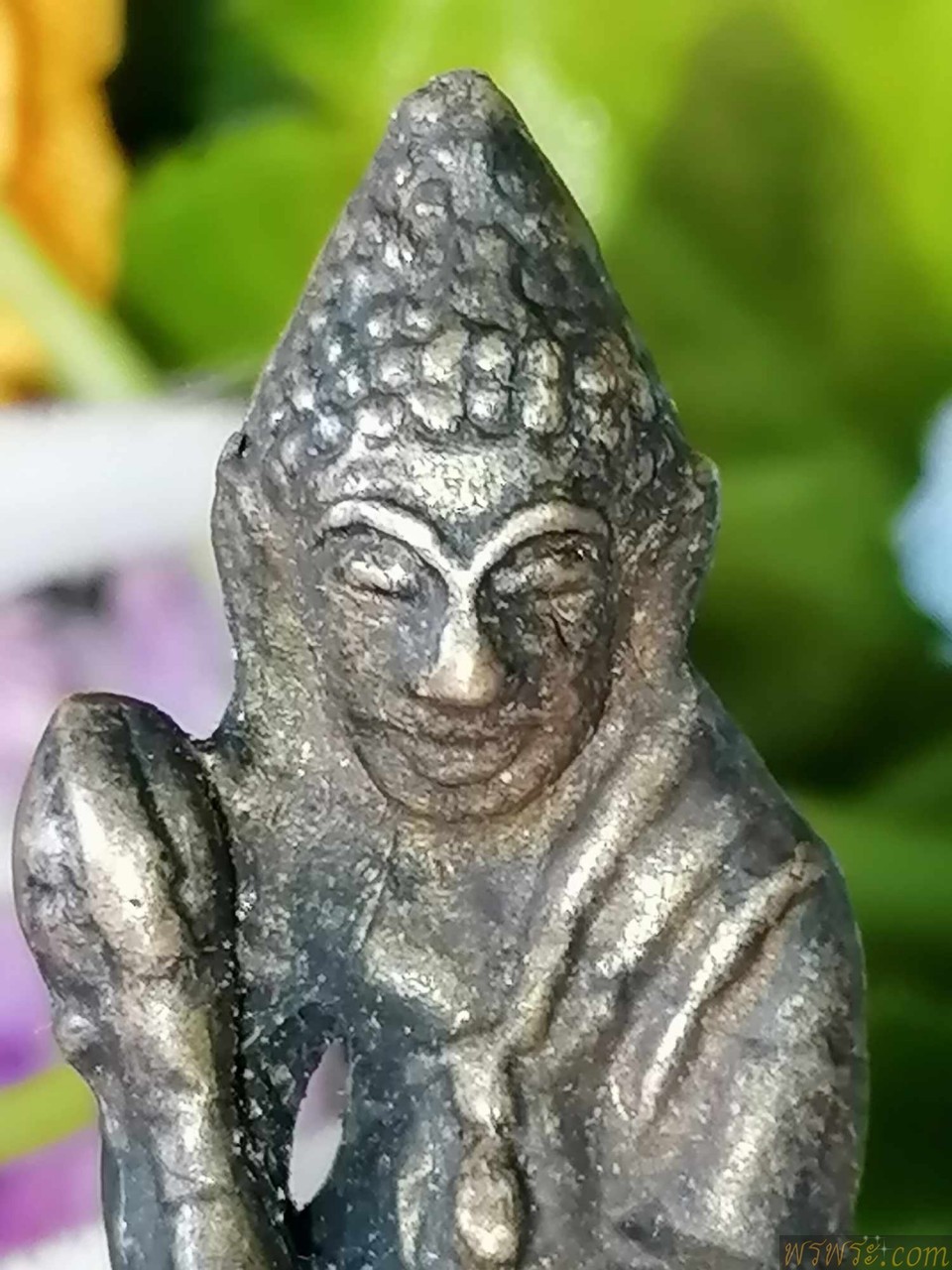 พระกริ่ง เนื้อสำริดเงิน กริ่งดัง ก่อนปี2500//หล่อแบบโบราณ พิมพ์ประกบข้าง ร่องรอยชัดเจน ยุค ก่อน2500