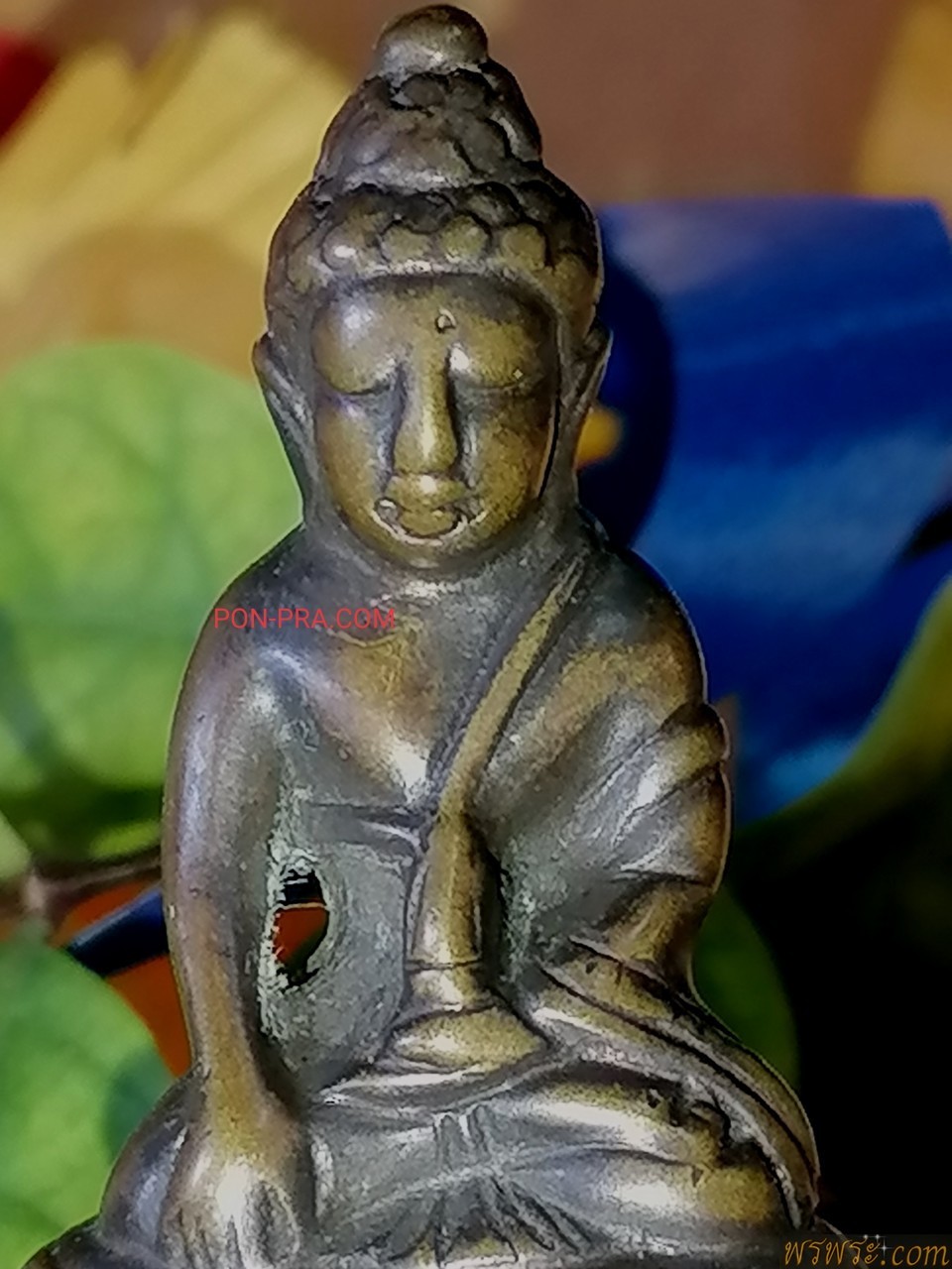 พระกริ่งปวเรศ พ.ศ.๒๔๑๑พิมพ์ หน้านาง เนื้อสัมฤทธิ์ กลับดำบางจุด กริ่งดัง / พิมพ์นี้ลงหนังสื่อพระหลายฉบับ