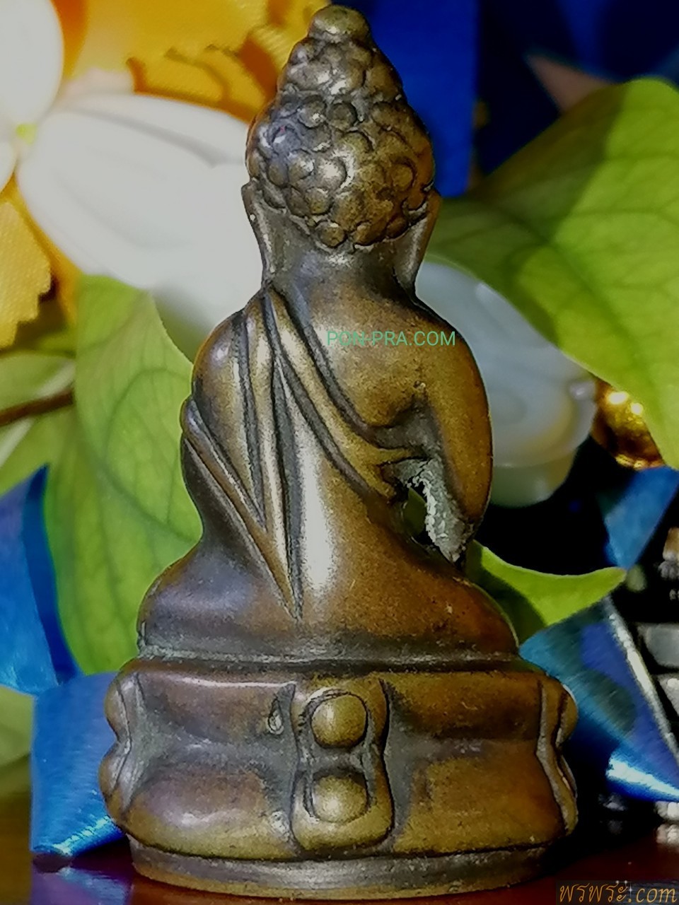 พระกริ่งปวเรศ พ.ศ.๒๔๑๑พิมพ์ หน้านาง เนื้อสัมฤทธิ์ กลับดำบางจุด กริ่งดัง / พิมพ์นี้ลงหนังสื่อพระหลายฉบับ