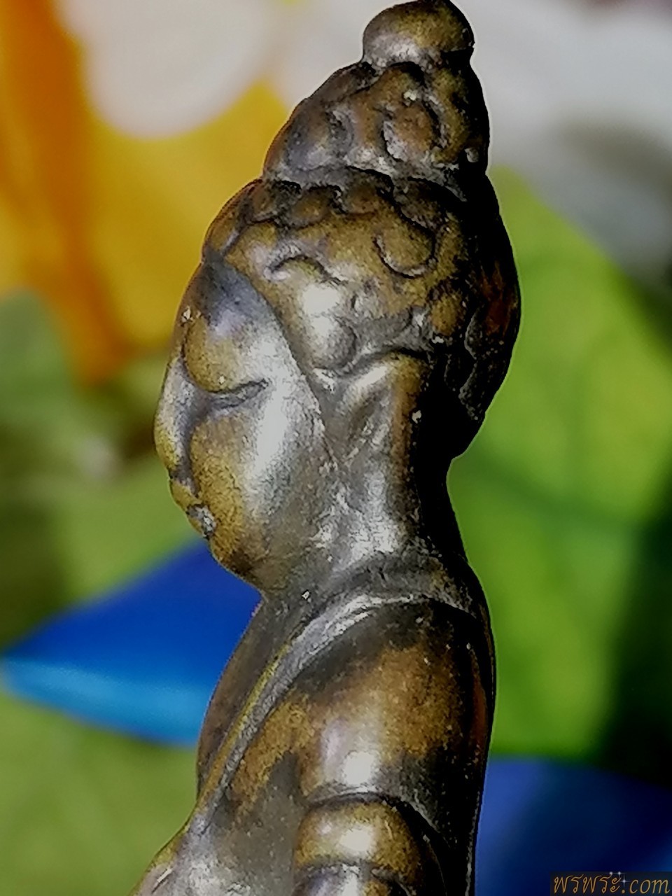 พระกริ่งปวเรศ พ.ศ.๒๔๑๑พิมพ์ หน้านาง เนื้อสัมฤทธิ์ กลับดำบางจุด กริ่งดัง / พิมพ์นี้ลงหนังสื่อพระหลายฉบับ