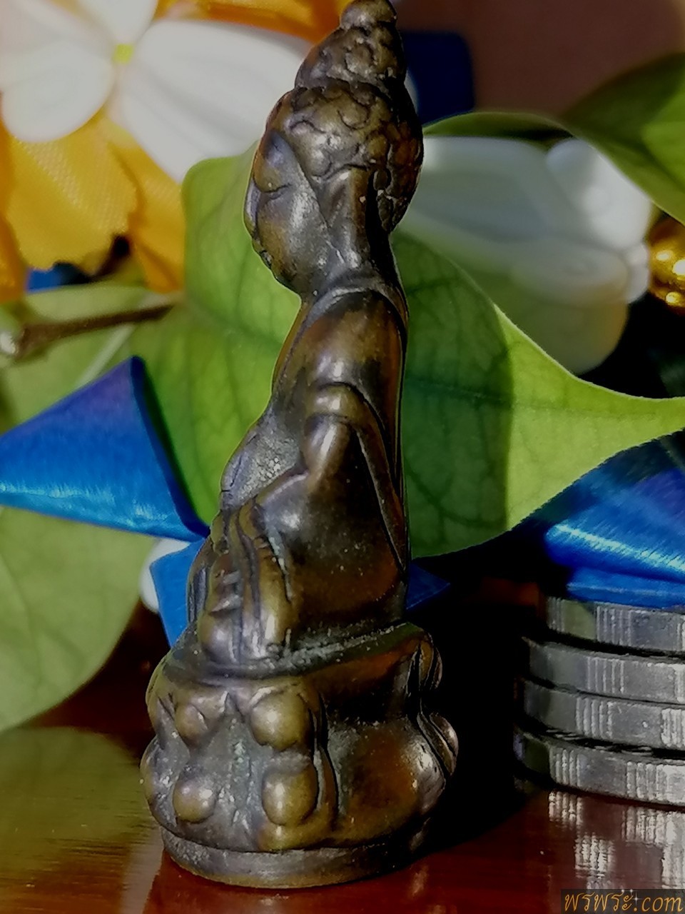 พระกริ่งปวเรศ พ.ศ.๒๔๑๑พิมพ์ หน้านาง เนื้อสัมฤทธิ์ กลับดำบางจุด กริ่งดัง / พิมพ์นี้ลงหนังสื่อพระหลายฉบับ