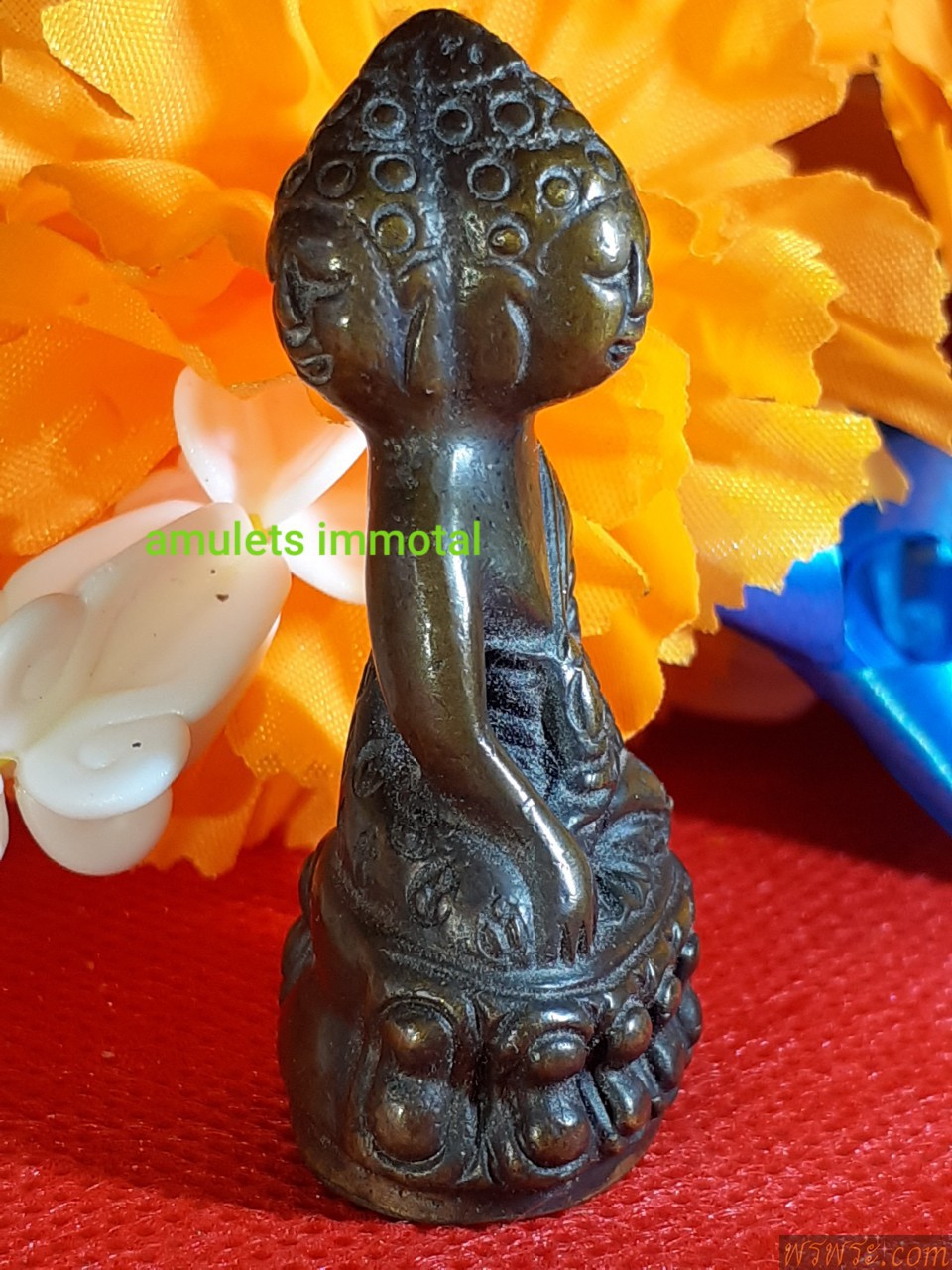 ปิด ส่ง จ.พิษณุโลก// Kring Pawaret 3 pages (tri-faced), Somboon Poonsuk, ringing ring, base width 23 mm. Height 46 mm / 3 heads The lotus-patterned robe was hammered one by one, having sharp dimensions, not casting, found one on 23/03/2564.พระกริ่งปวเรศ3หน้า(ไตรพระพักตร์) พิมพ์สมบูรณ์พูนสุข กริ่งดัง กว้างฐาน23มิล สูง46มิล/3เศียร จีวรลายดอกบัวใช้การตอก ทีละดอก มีมิติ คมใช้  มิใช่การหล่อ พบ1องค์ ณ.วันที่23/03/2564