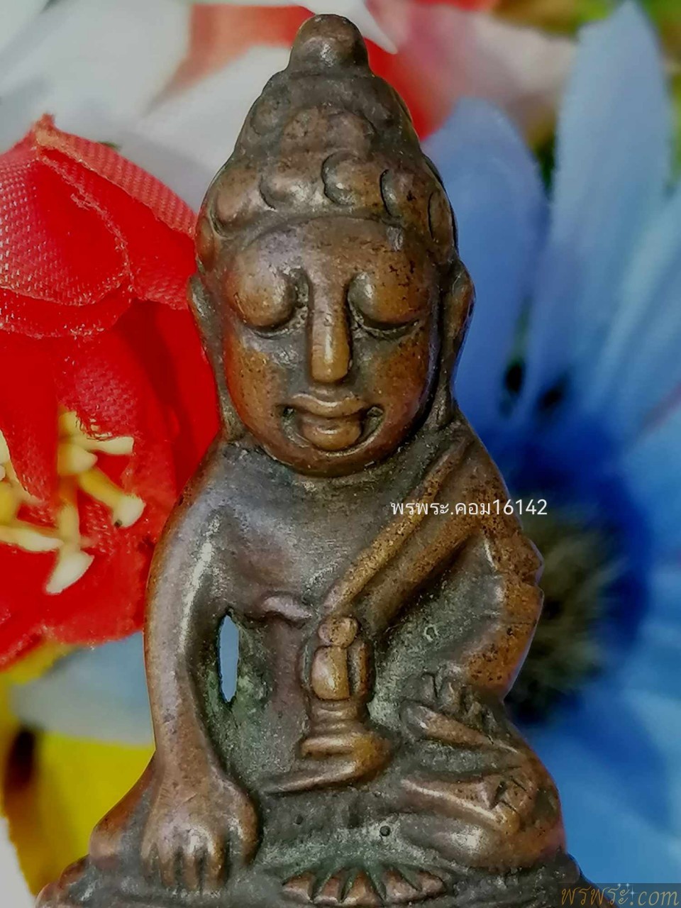 青銅鈴鐺，鈴鐺/特殊印花เพื่อศึกษา วทพ.//พระกริ่งปทุมสุริยวงศ์ มีจารย์ใต้ฐาน พิมพ์พิเศษ เนื้อสำริด กริ่งดังขนาด20X25มม สูง48มม//พบ1องค์ ณ.วันที่30/04/2567//เพื่อศึกษา วทพ.
