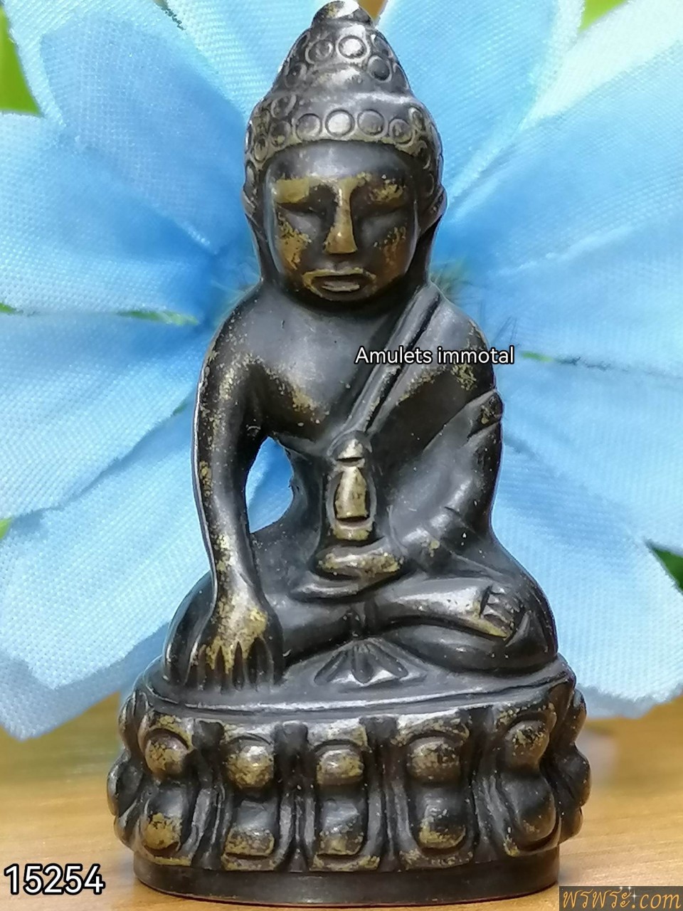 โชว์ วทพ//พระกริ่งปวเรศ เนื้อสัมฤทธิ์ กริ่งดัง สูง4.5ซม.// พบ1องค์ ณ.วันที่04/11/2566//ยังไม่มีชื่อพิมพ์