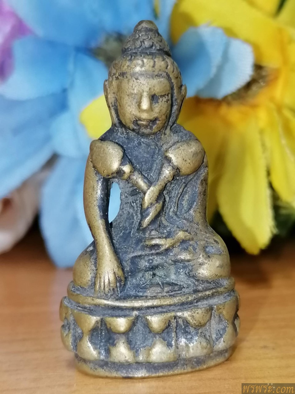 พระกริ่งปวเรศ เนื้อสำริด กริ่งดัง พิมพ์หายาก