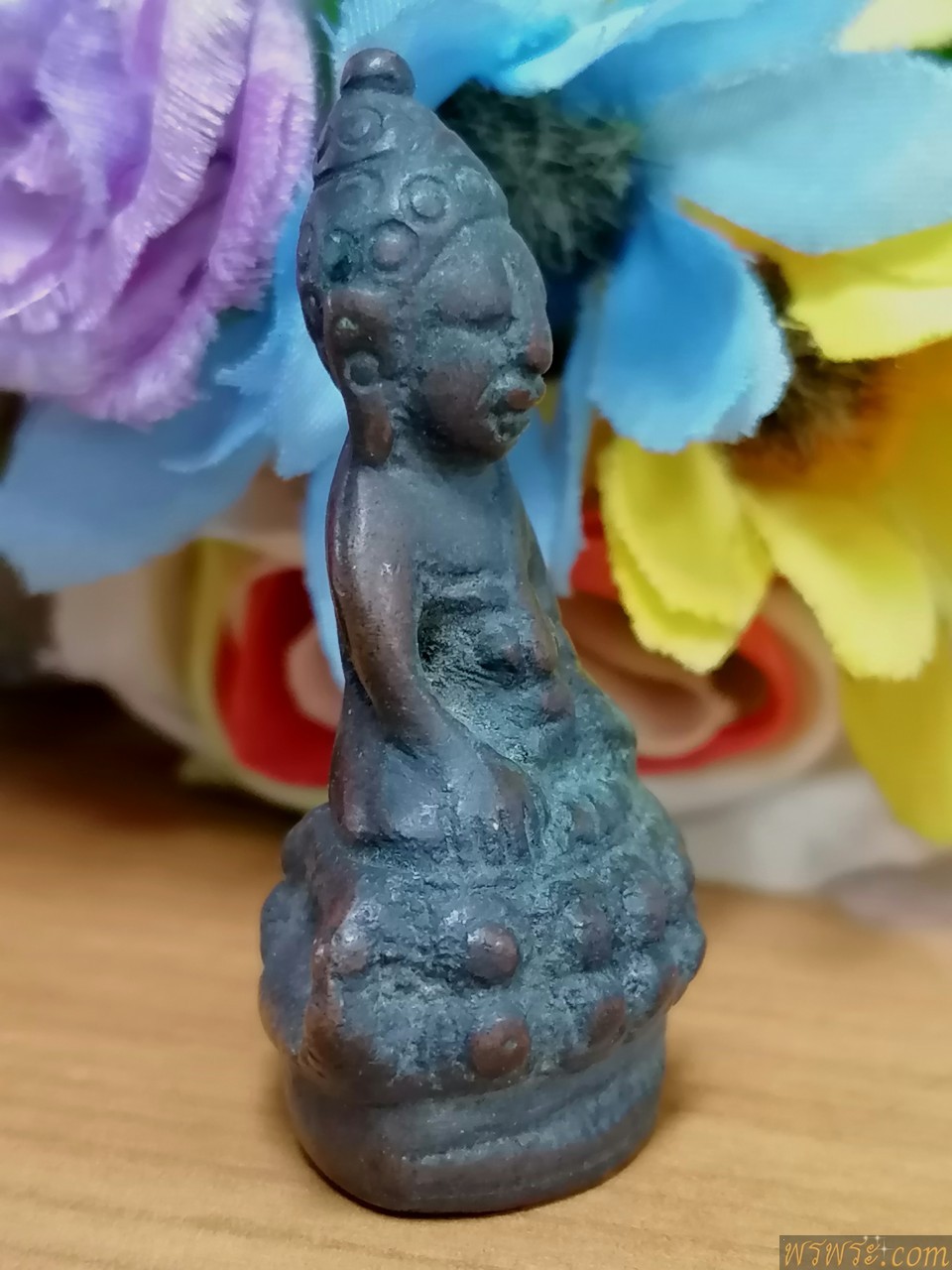 พระ​กริ่ง​ ปทุม​สุริยะ​วงศ์​ ใต้ฐานพระราชวัง​จีน​ เนื้อ​สัมฤทธิ์​ กริ่งดัง​ พิมพ์​ใหญ่​หายาก​ พบ1องค์​ ณ.วันที่16/11/2568