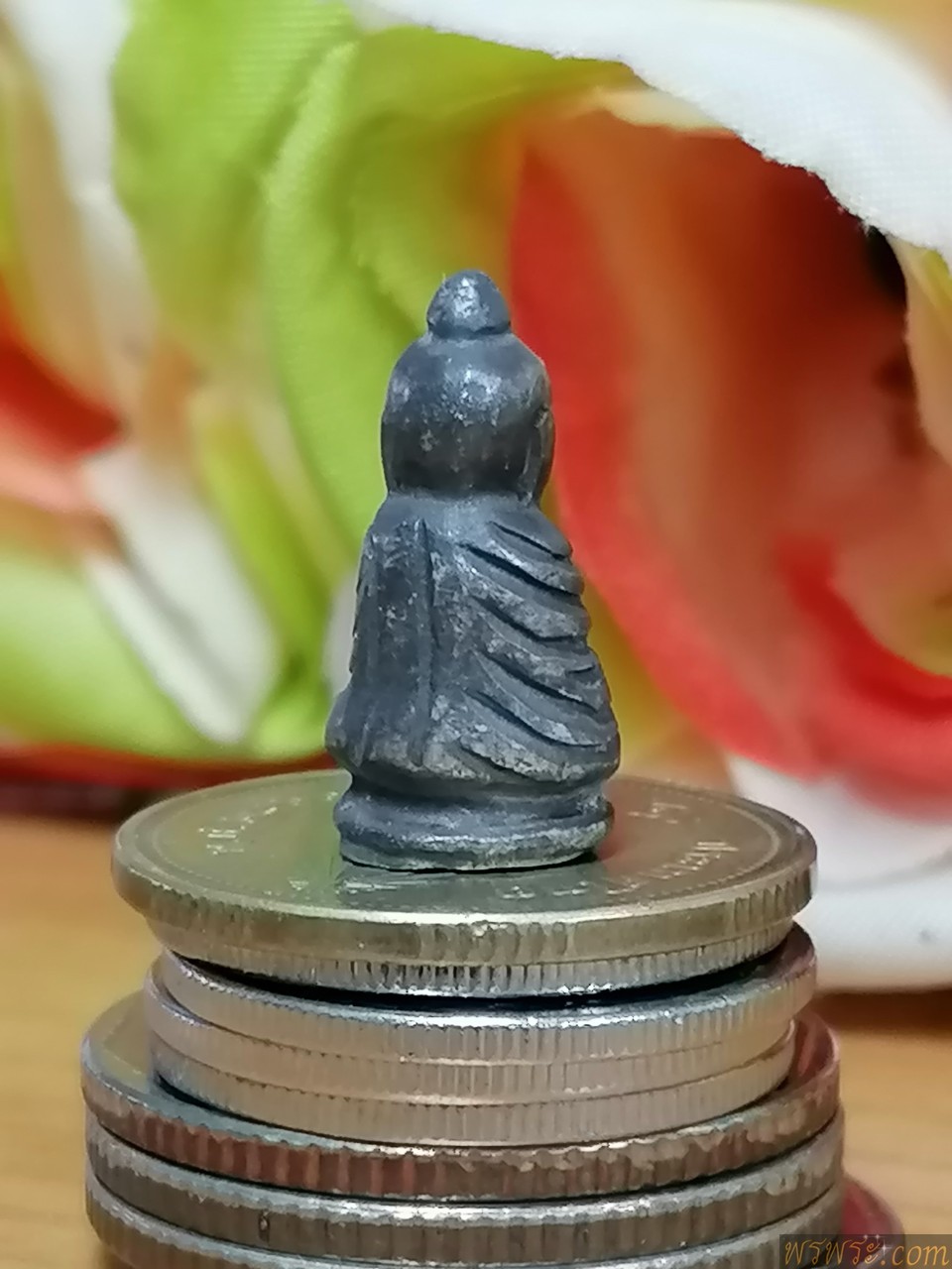 พระชัยวัฒน์​ ห่มคลุม​ เนื้อเงิน