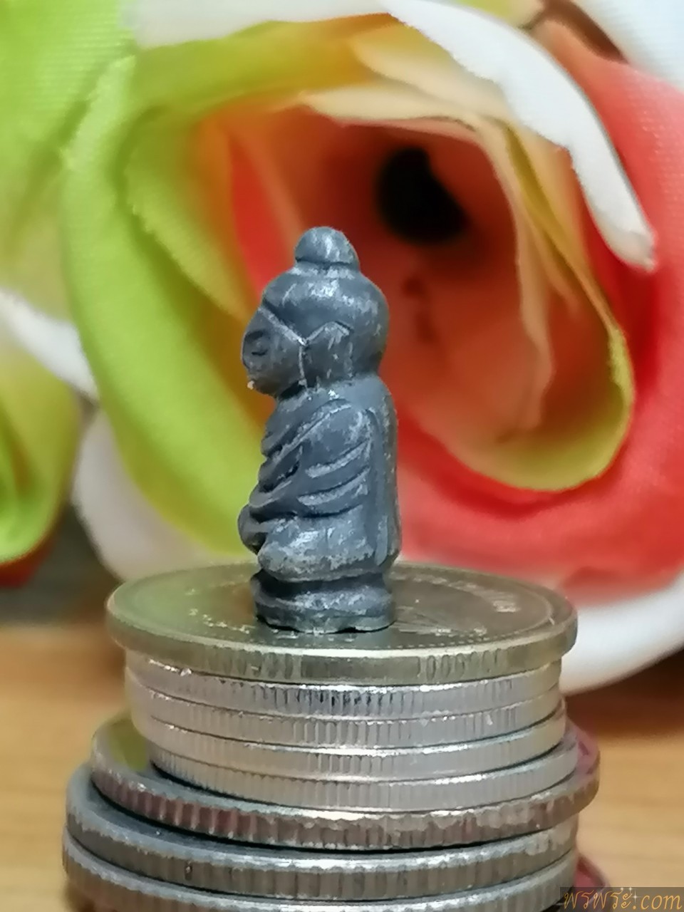 พระชัยวัฒน์​ ห่มคลุม​ เนื้อเงิน