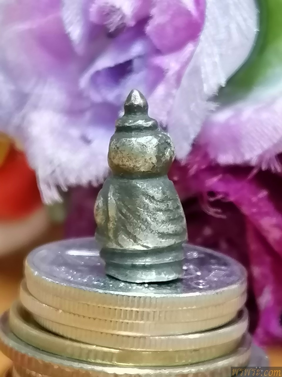 พระชัยวัฒน์​ ห่มคลุม​ เนื้อเงิน​ จารย์ใต้ฐาน