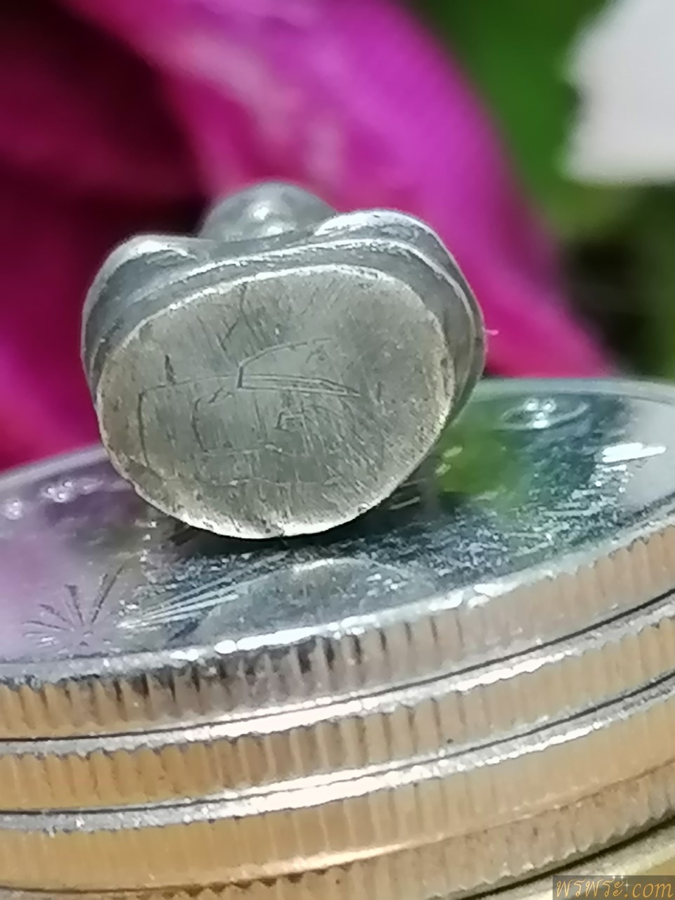 พระชัยวัฒน์​ ห่มคลุม​ เนื้อเงิน​ จารย์ใต้ฐาน