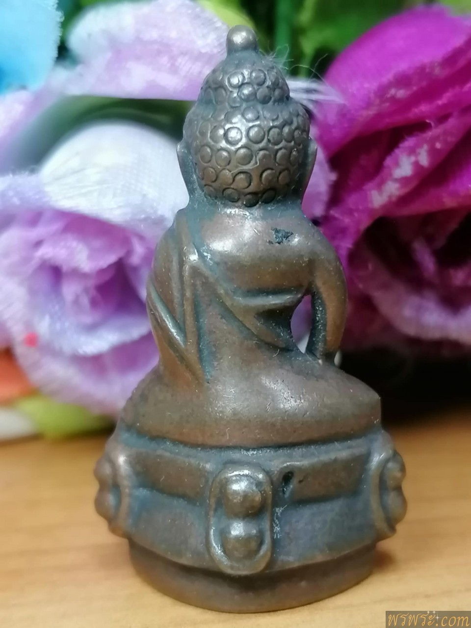 พระกริ่งปวเรศ หมุดทอง จารย์ใต้ฐาน เนื้อสำริด กริ่งดัง