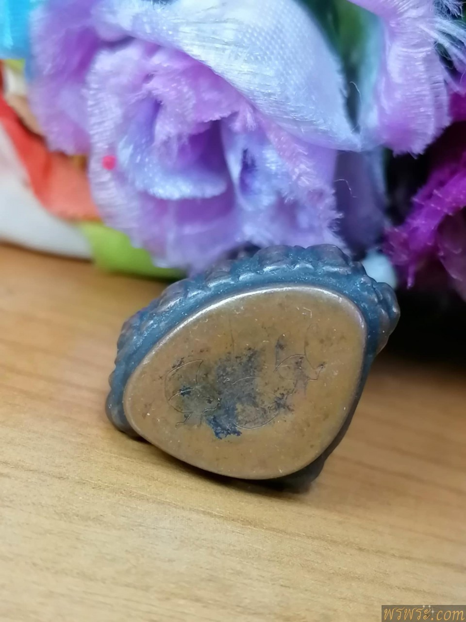 พระกริ่งปวเรศ หมุดทอง จารย์ใต้ฐาน เนื้อสำริด กริ่งดัง