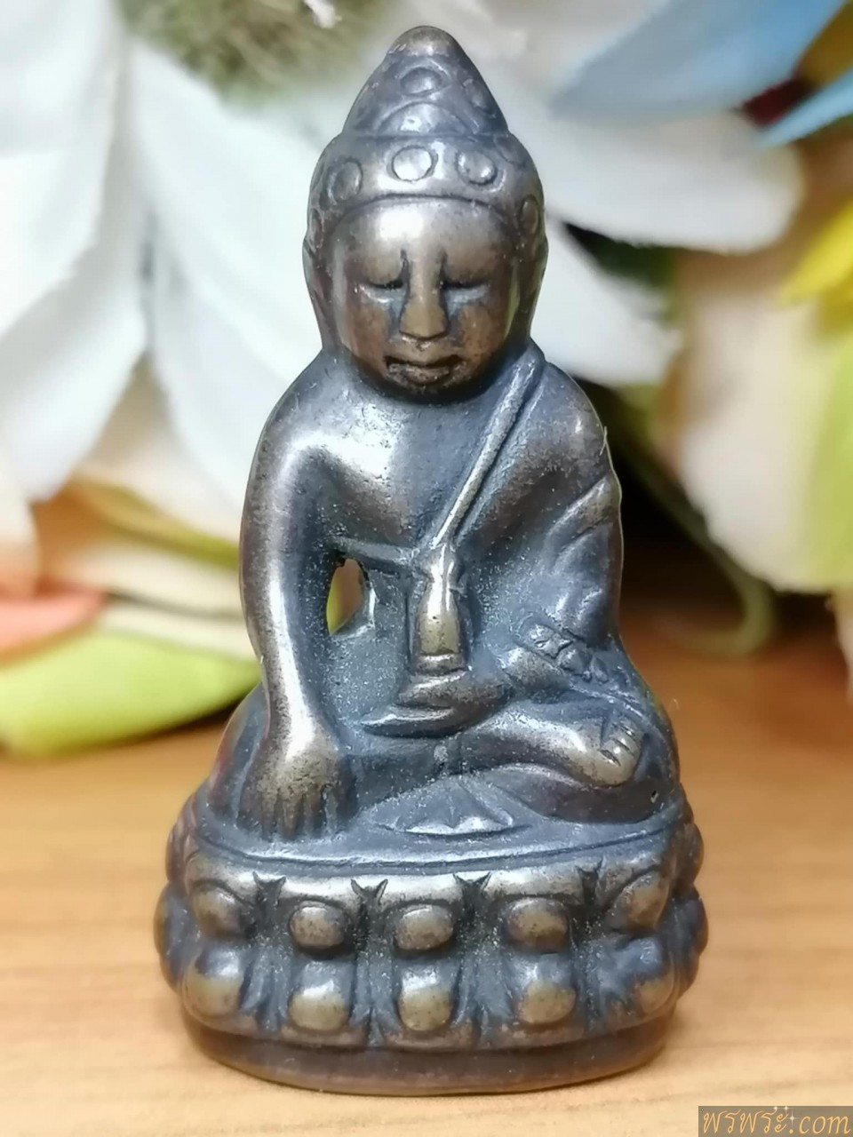 พระกริ่งปวเรศ เนื้อสำริด กริ่งดัง สมบูรณ์พูนสุข