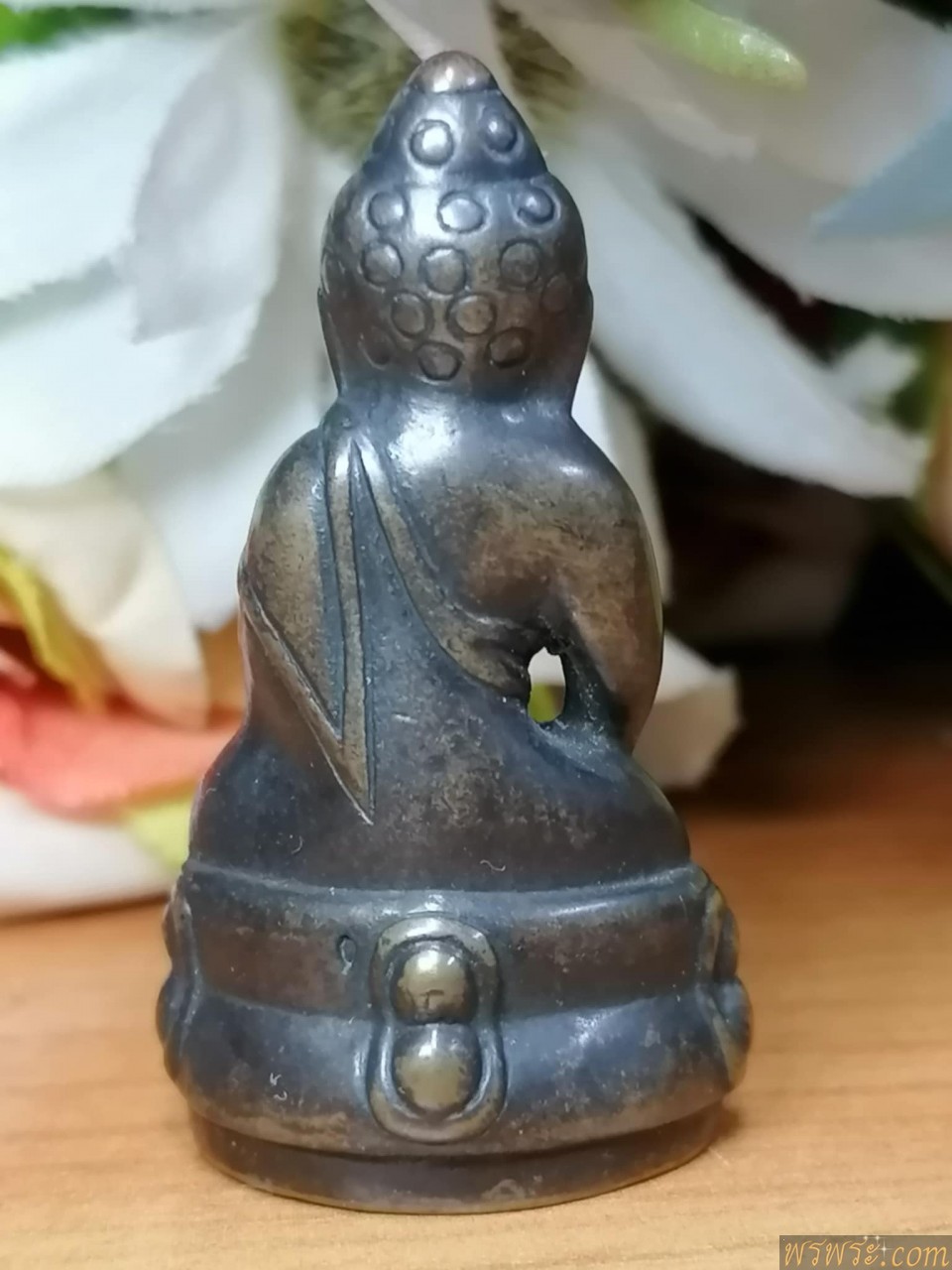 พระกริ่งปวเรศ เนื้อสำริด กริ่งดัง สมบูรณ์พูนสุข