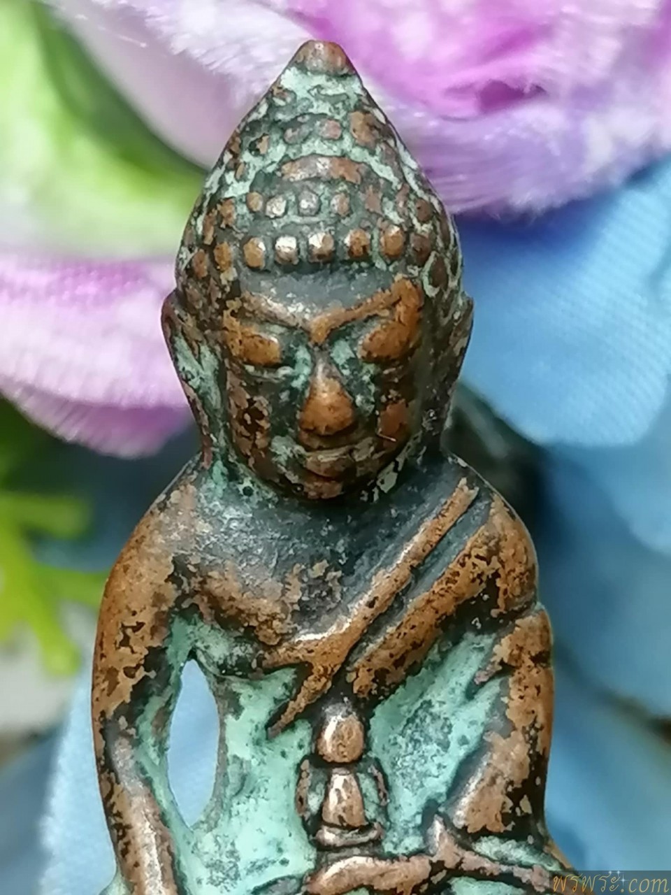 พระกริ่งปวเรศ เนื้อสำริด กริ่งดัง จาลึกหลังฐาน พ.ศ.๒๔๓๐ บวร ปวเรศ รอยรักดำ สนิมเขียว