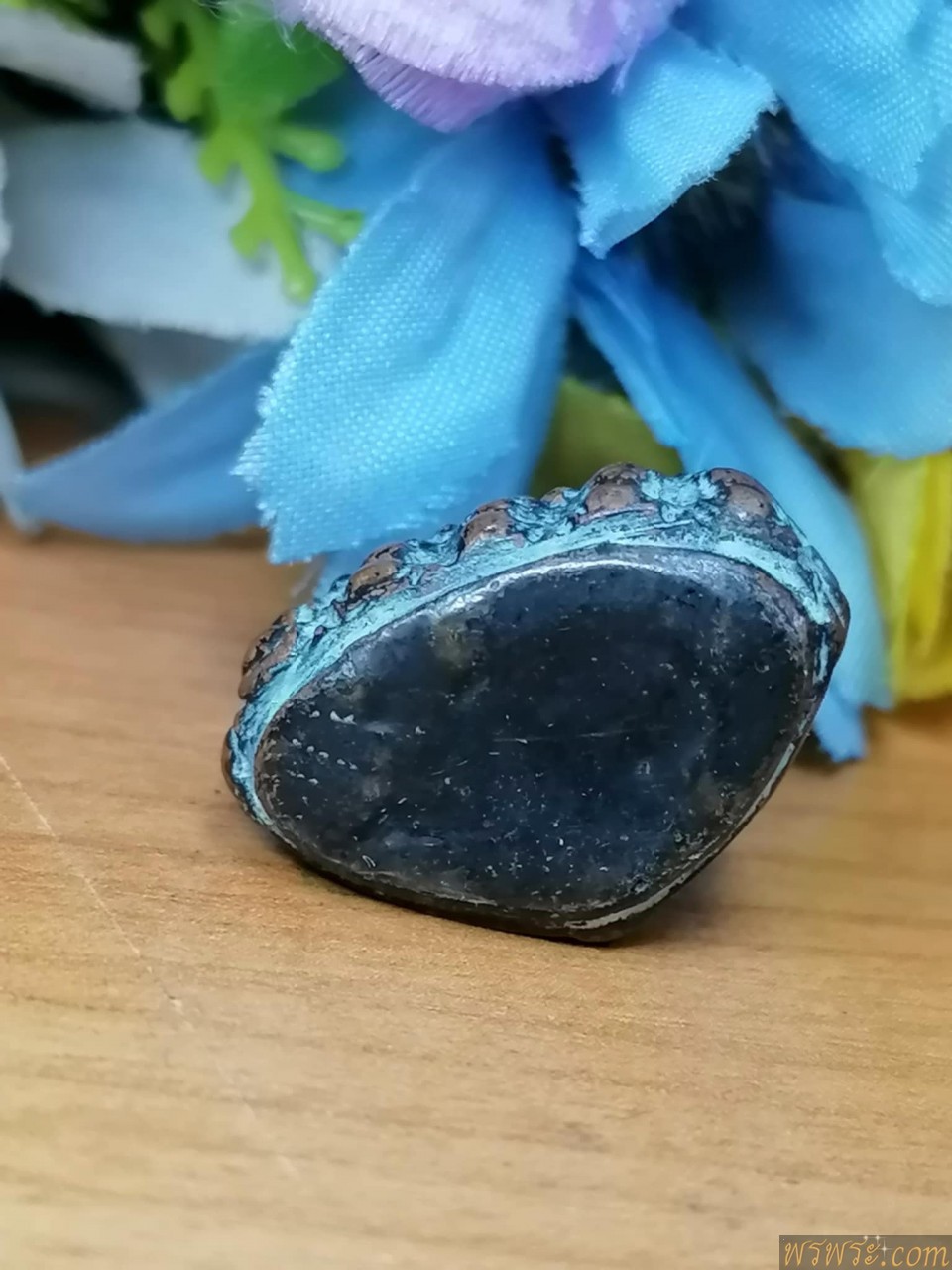 พระกริ่งปวเรศ เนื้อสำริด กริ่งดัง จาลึกหลังฐาน พ.ศ.๒๔๓๐ บวร ปวเรศ รอยรักดำ สนิมเขียว