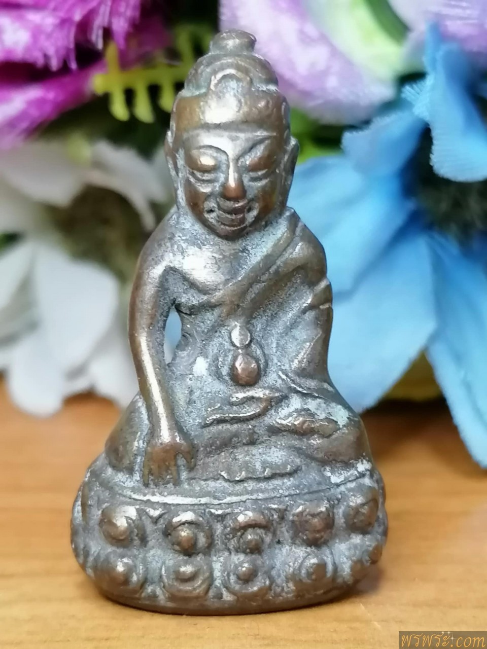 พระกริ่งปวเรศ เนื้อสำริด กริ่งดัง