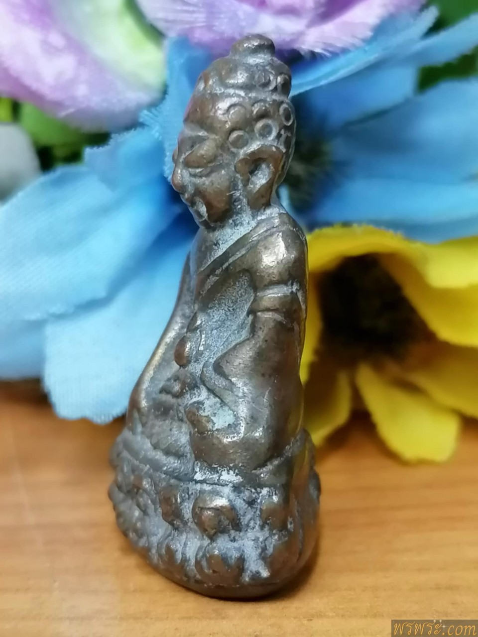 พระกริ่งปวเรศ เนื้อสำริด กริ่งดัง