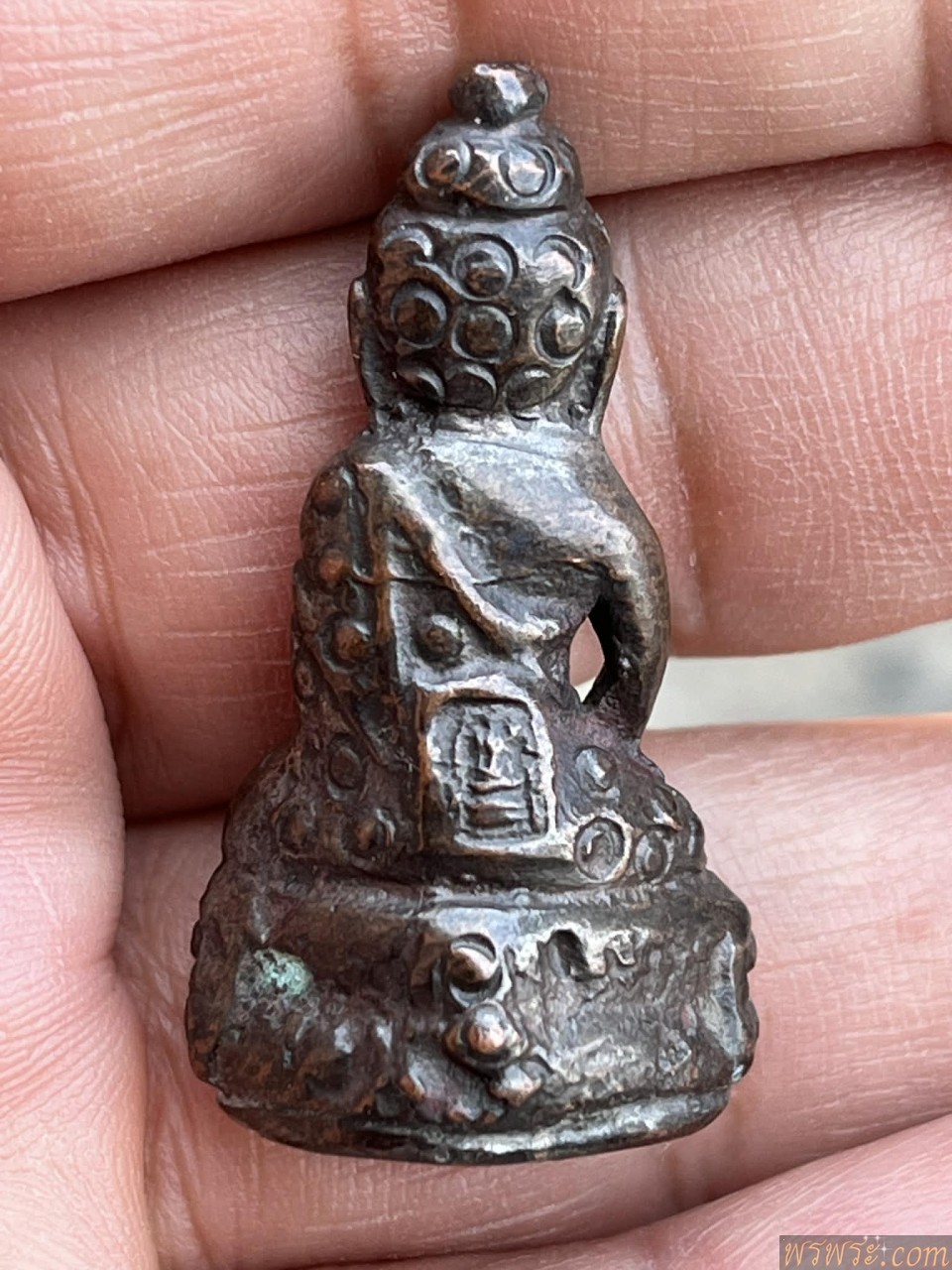 พระกริ่งปวเรศ หลัง ตรา สัญญาลักษณ์ เนื้อสัมฤทธิ์ กริ่งดัง