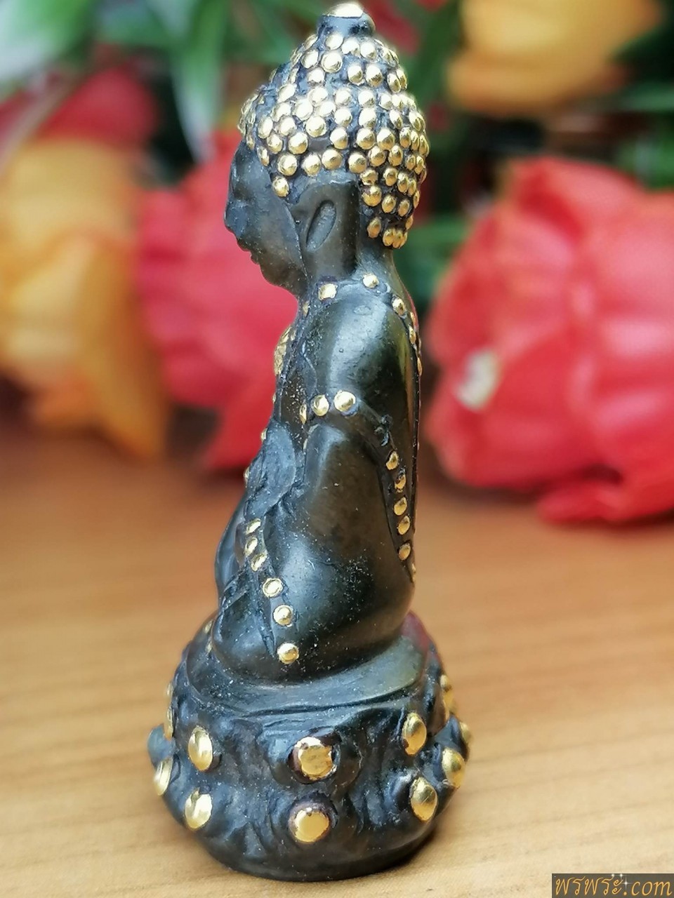 พระกริ่งปวเรศ บัวรอบ แต่งหมุดทอง เนื้อสัมฤทธิ์ กริ่งดัง//พิมพ์บัวรอบ หมุดทอง พบ1องค์ ณ.วันที่17/10/2566