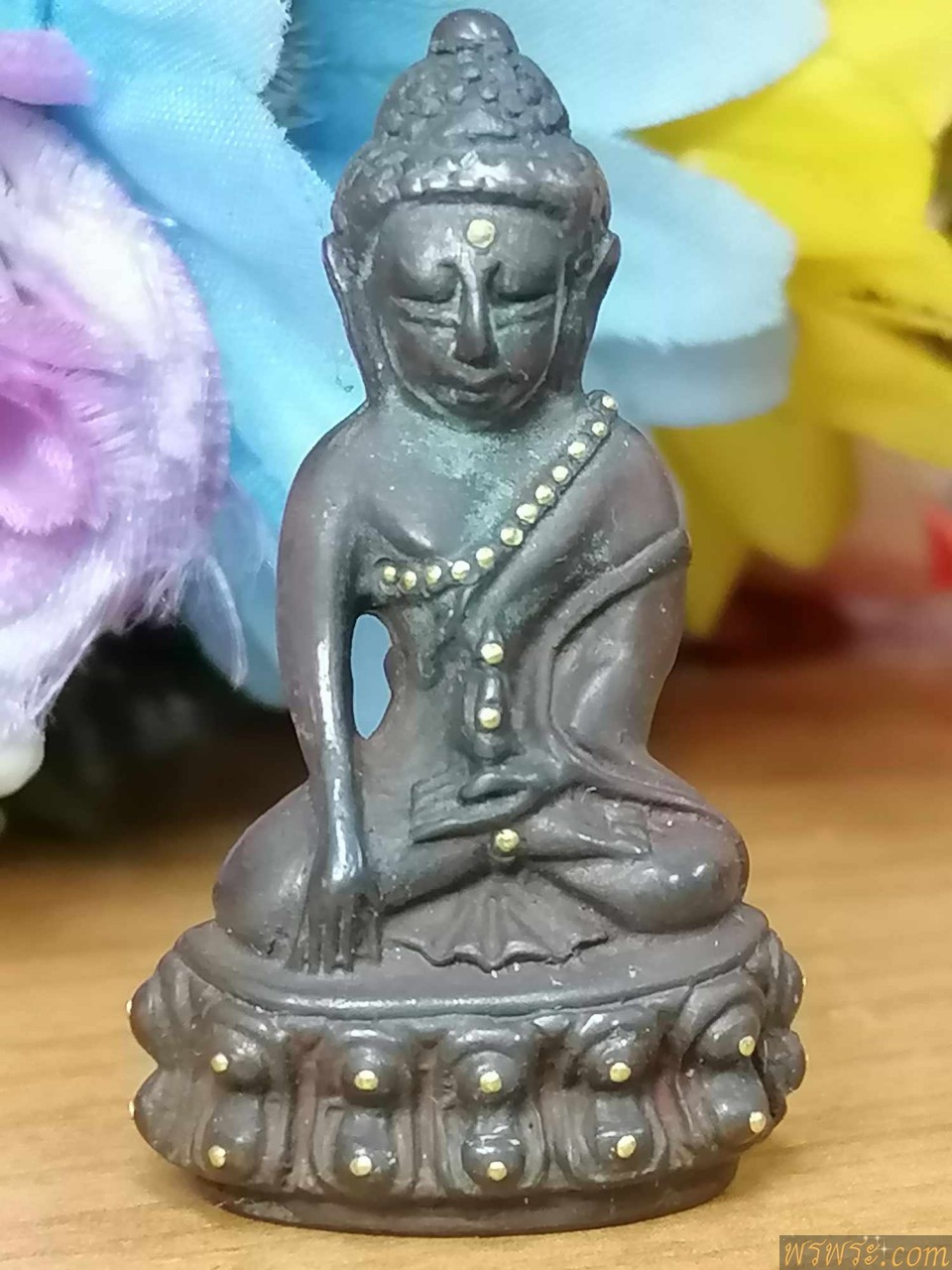 พระกริ่งปวเรศ หมุดทอง แผ่นปิดใต้ฐานทอง มีจารย์ เนื้อสำริด กริ่งดัง