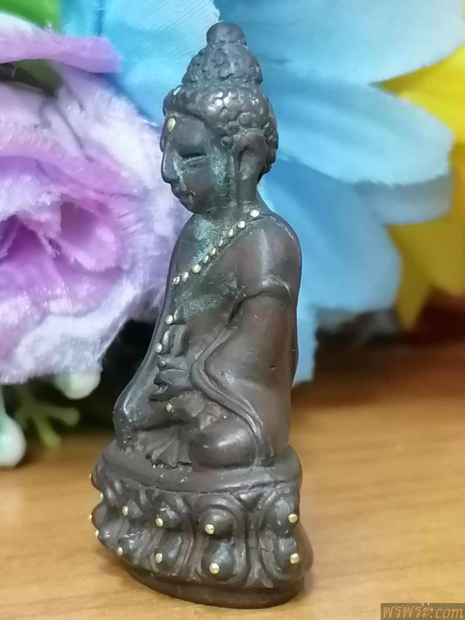 พระกริ่งปวเรศ หมุดทอง แผ่นปิดใต้ฐานทอง มีจารย์ เนื้อสำริด กริ่งดัง