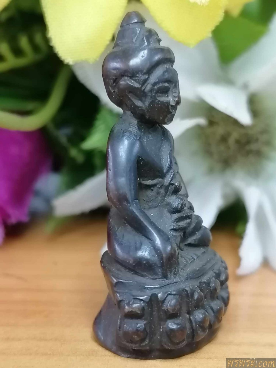 พระกริ่ง เนื้อสำริด