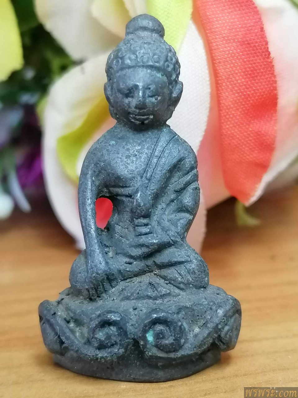 พระกริ่งปวเรศ พิมพ์พระกริ่ง บาเกง บัวขดเมฆ เนื้อสำริด กริ่งดัง