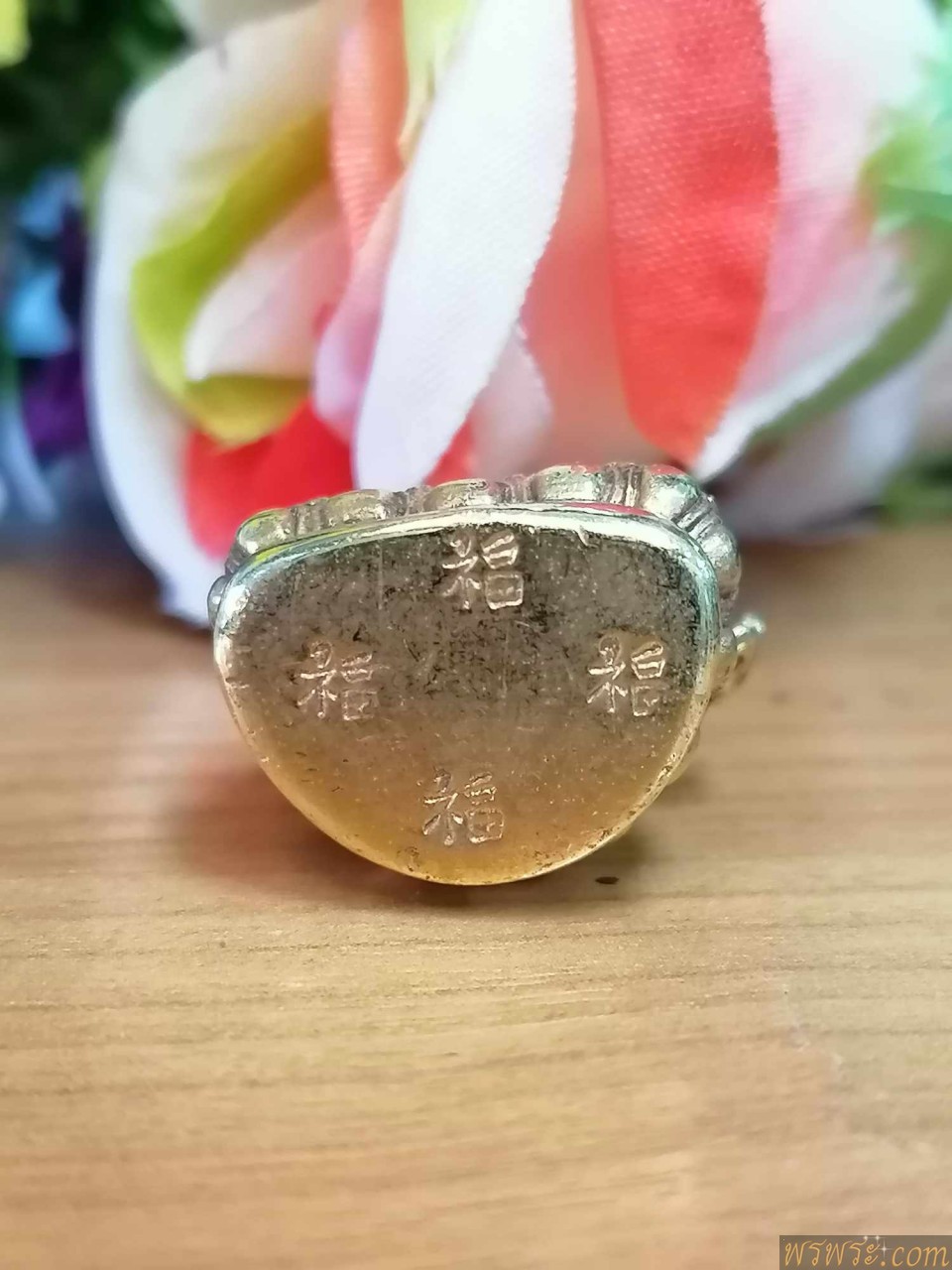 พระกริ่ง อวโลกิเตศวร ตอกภาษาจีน4คำ มงคล เนื้อสำริด สีทอง กริ่งดัง