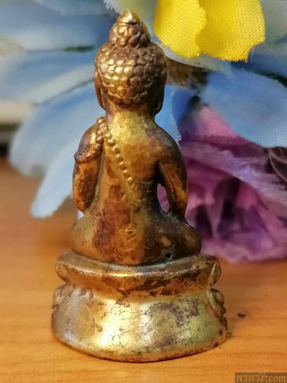 พระกริ่ง ทรงจีน เนื้อสำริด สีทอง กริ่งดัง รอยจารย์ ใต้ฐาน