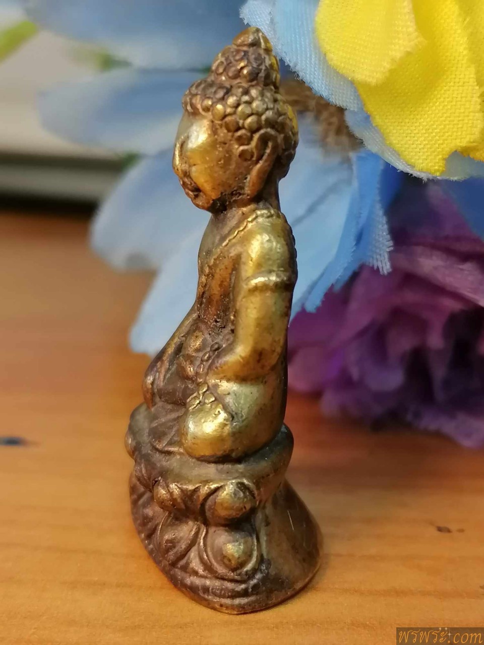 พระกริ่ง ทรงจีน เนื้อสำริด สีทอง กริ่งดัง รอยจารย์ ใต้ฐาน