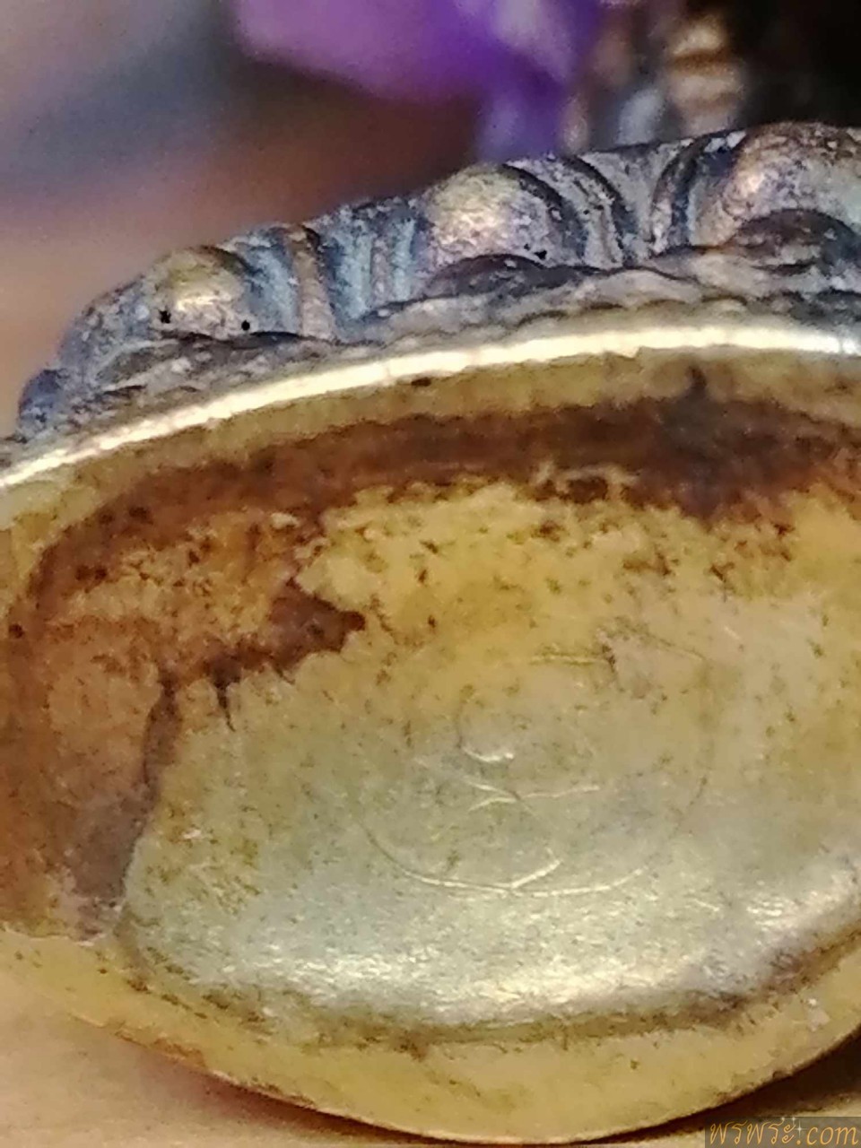 พระกริ่ง ทรงจีน เนื้อสำริด สีทอง กริ่งดัง รอยจารย์ ใต้ฐาน