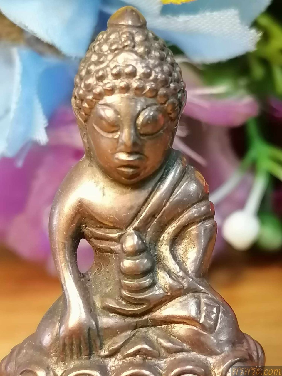 พระกริ่งปวเรศ เนื้อสำริด กริ่งดัง