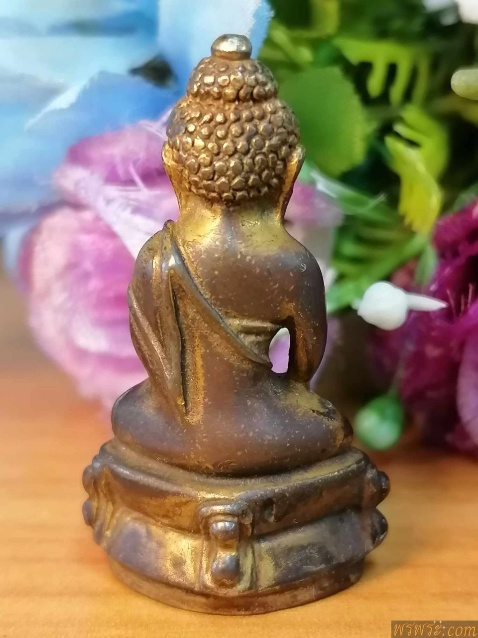 พระกริ่งปวเรศ เนื้อสำริด กะไหล่ทอง กริ่งดัง