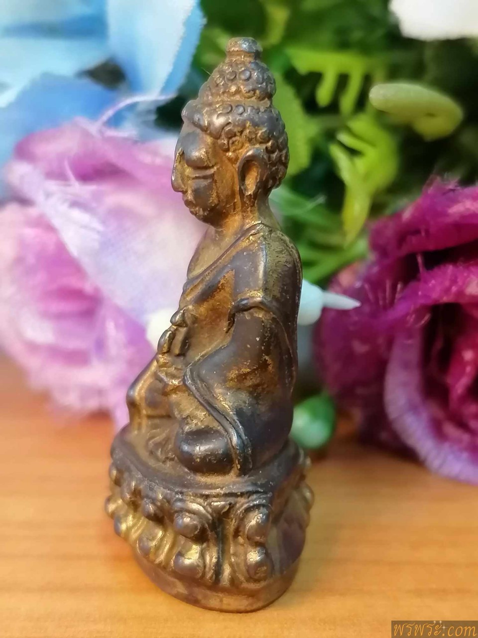 พระกริ่งปวเรศ เนื้อสำริด กะไหล่ทอง กริ่งดัง