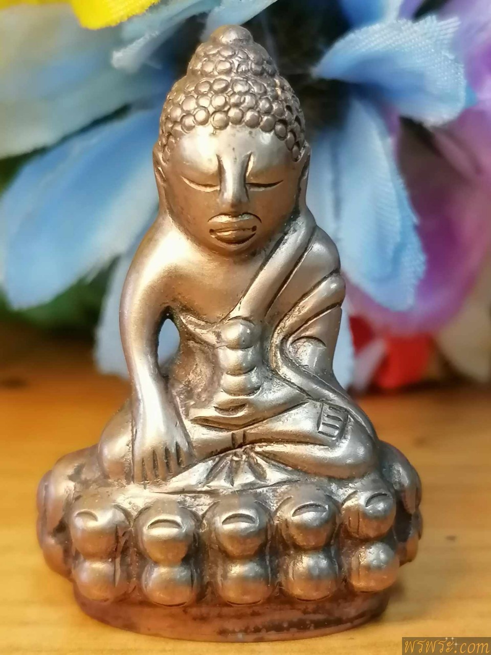 พระกริ่งปวเรศ พิมพ์โค๊ตพิเศษ เนื้อสำริด กริ่งดัง