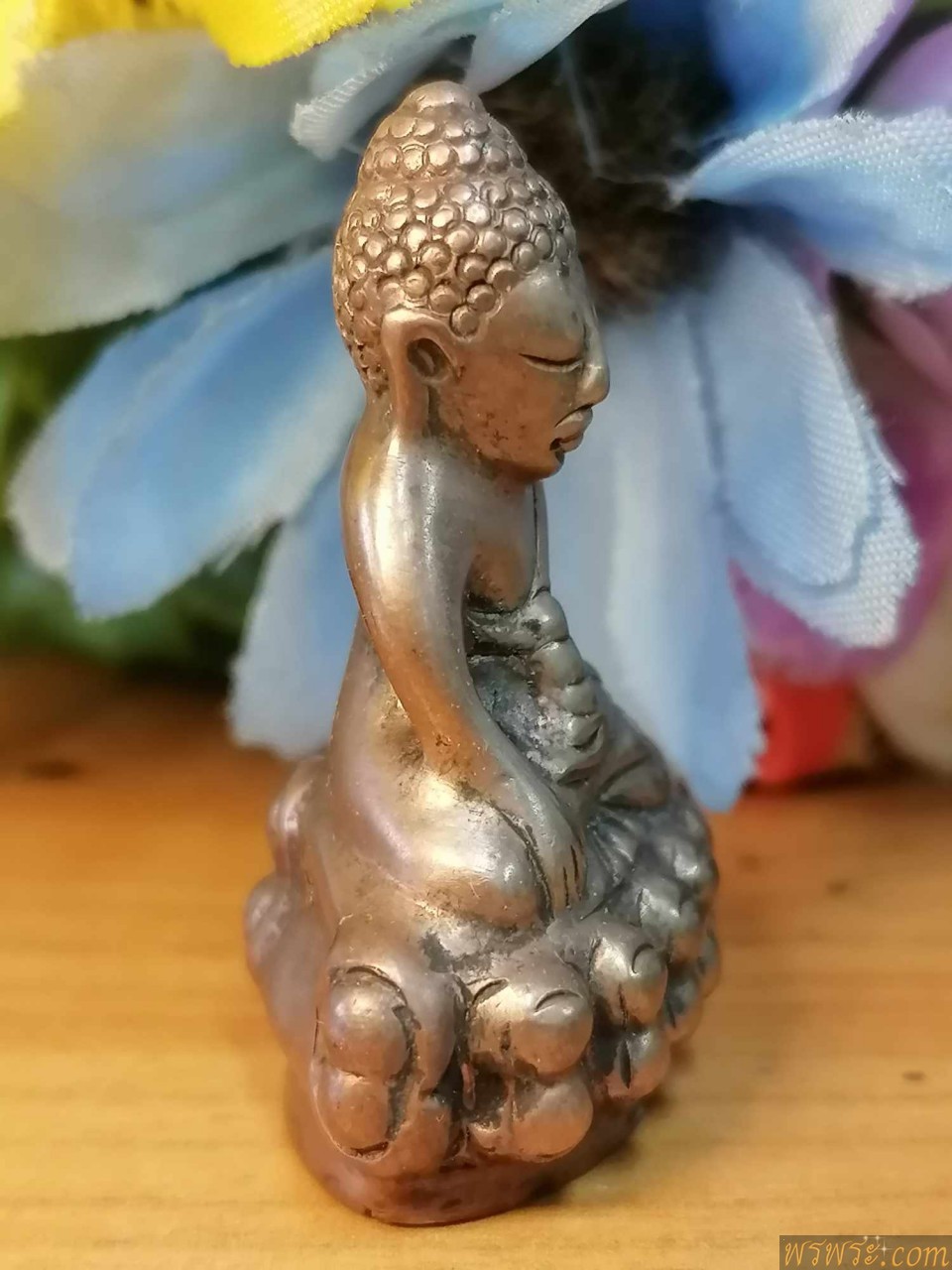 พระกริ่งปวเรศ พิมพ์โค๊ตพิเศษ เนื้อสำริด กริ่งดัง