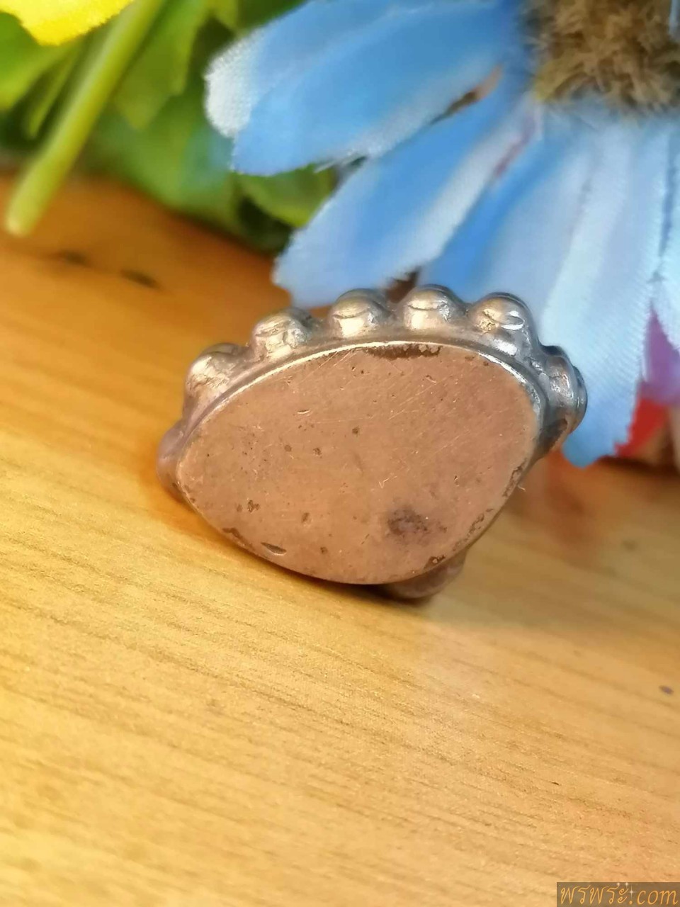 พระกริ่งปวเรศ พิมพ์โค๊ตพิเศษ เนื้อสำริด กริ่งดัง