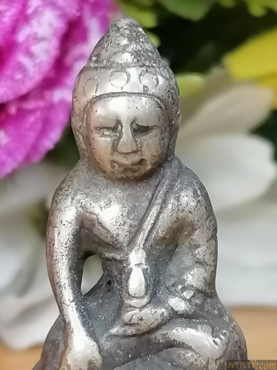 พระกริ่งปวเรศ เนื้อสำริด เงิน กริ่งดัง