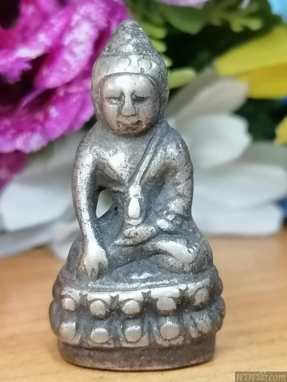 พระกริ่งปวเรศ เนื้อสำริด เงิน กริ่งดัง