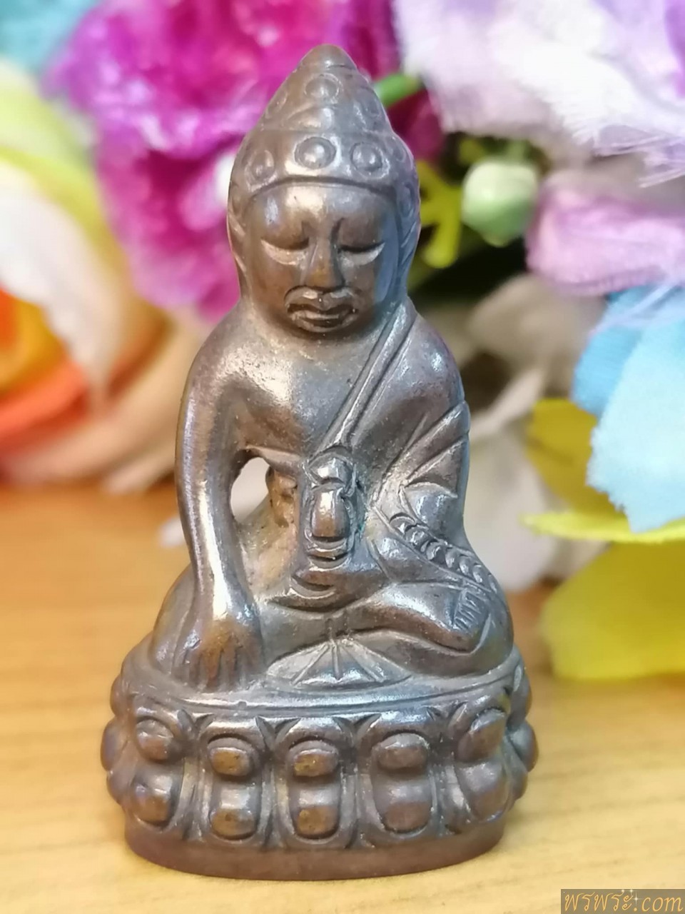 พระกริ่งปวเรศ เนื้อสำริด กริ่งดัง