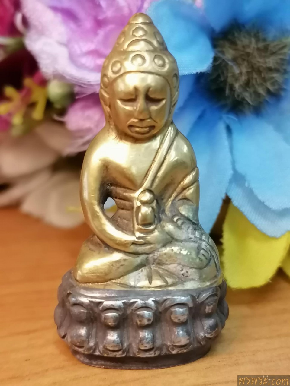 พระกริ่งปวเรศ ปางสมาธิ ร.๕เนื้อสำริด2สี กริ่งดัง9โค๊ต